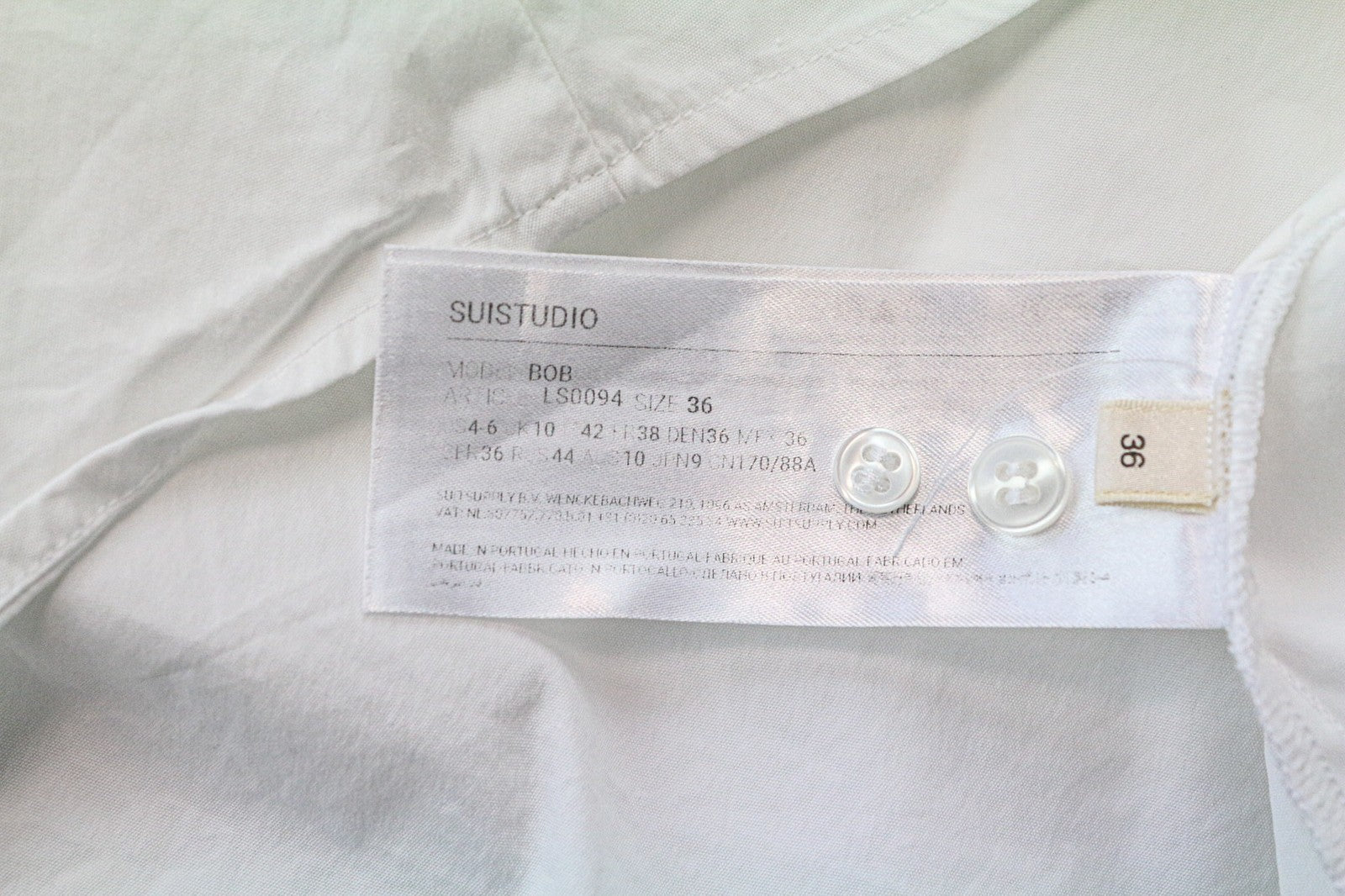 SUISTUDIO Bob moteriški marškinėliai, UK10, balti, ploni, medvilnės mišinio, oficiali palaidinė su valties formos iškirpte. 