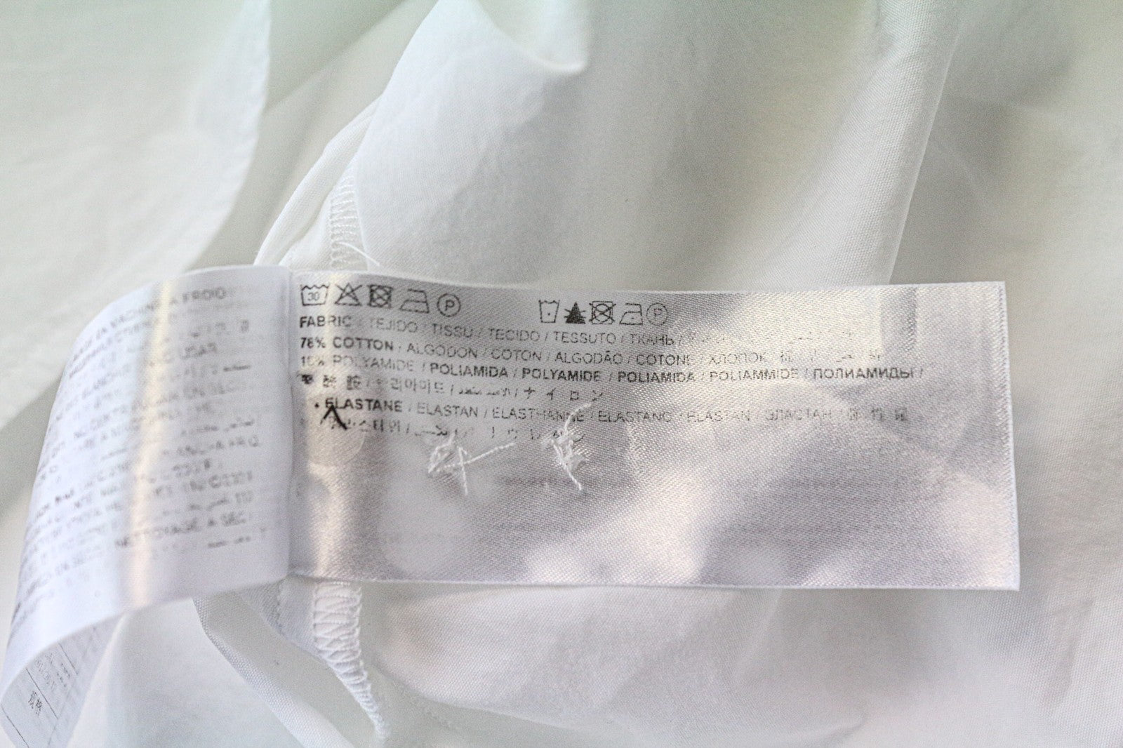 SUISTUDIO Bob moteriški marškinėliai, UK10, balti, ploni, medvilnės mišinio, oficiali palaidinė su valties formos iškirpte. 