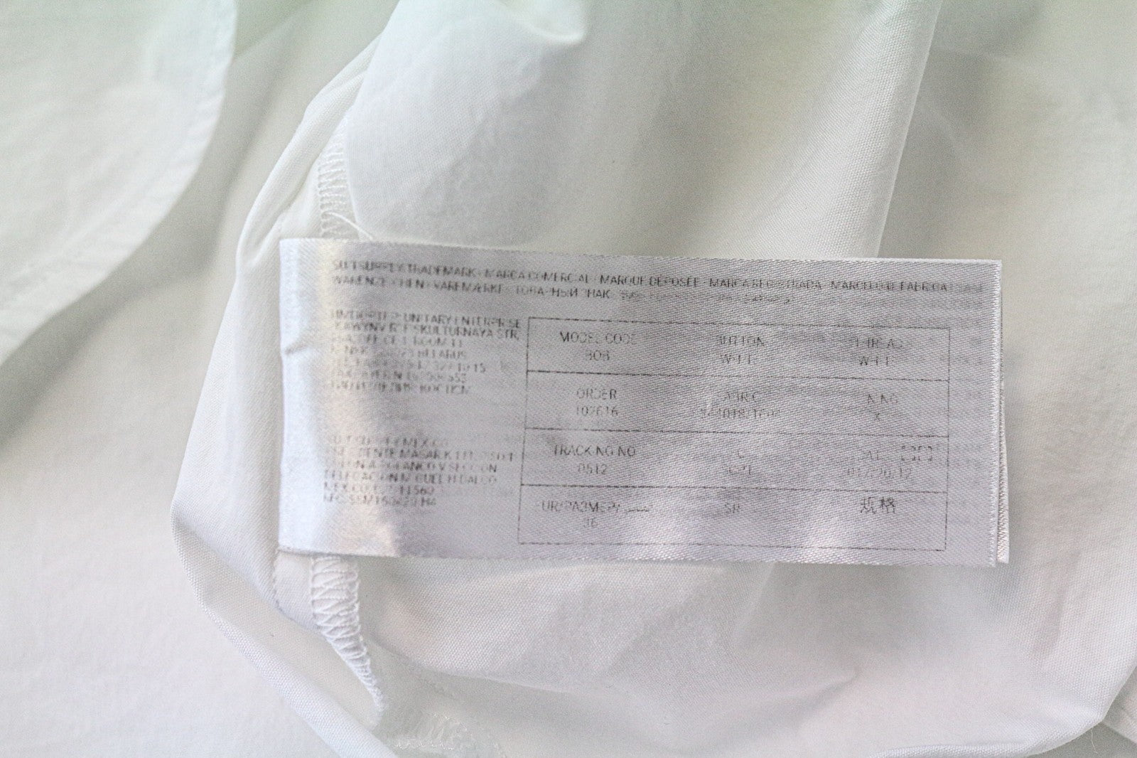 SUISTUDIO Bob moteriški marškinėliai, UK10, balti, ploni, medvilnės mišinio, oficiali palaidinė su valties formos iškirpte. 