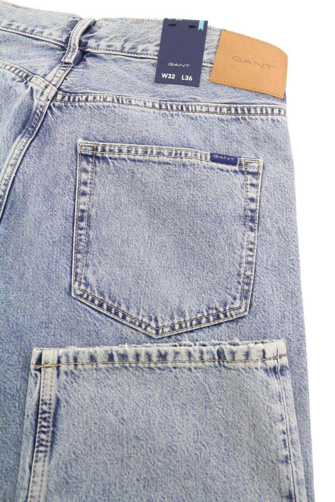 GANT Relaxed Classic Men Jeans W32/L36 Light Blue Bronken In Faded Button Fly