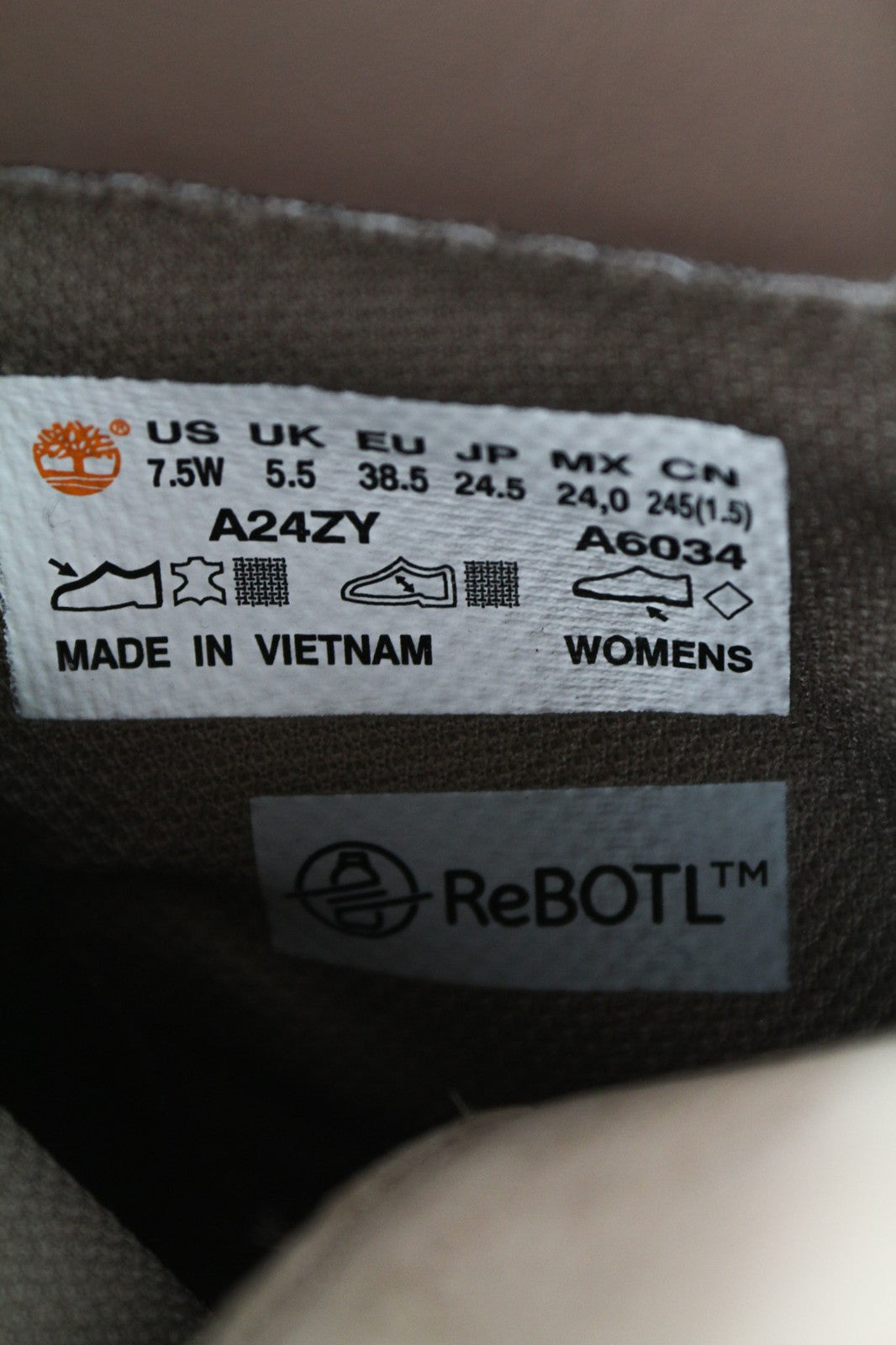 TIMBERLAND A24ZY moteriški juodi odiniai „ReBOTL Ortholite“ aulinukai su kulnu. 