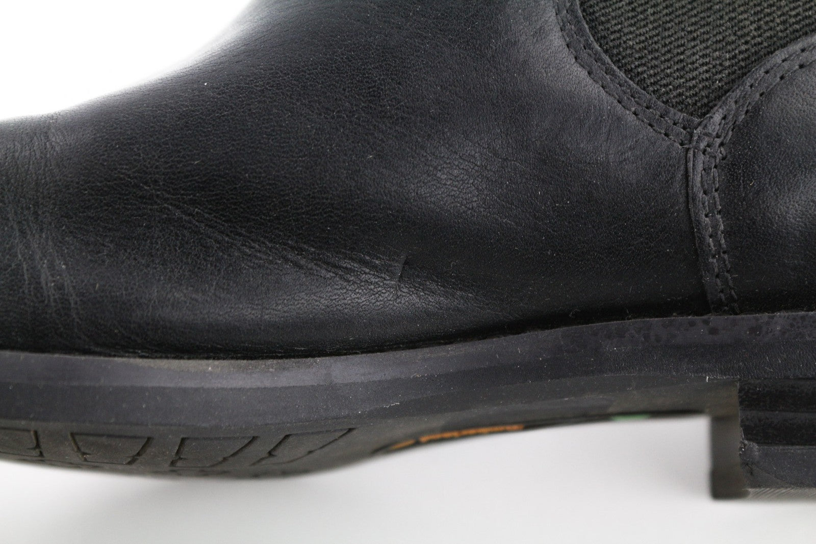 TIMBERLAND A1KHL moteriški juodi odiniai aulinukai, EU37, UK4, su smailia pamušalu šonuose. 