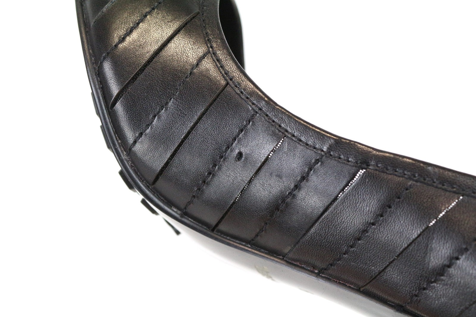 DIESEL moteriški juodi tekstūruoti aukštakulniai smailiais nosimis, 39 dydis, klasikinio stiliaus 