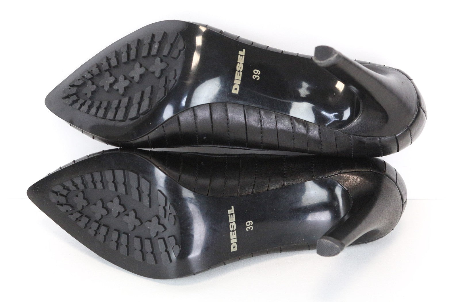 DIESEL moteriški juodi tekstūruoti aukštakulniai smailiais nosimis, 39 dydis, klasikinio stiliaus 