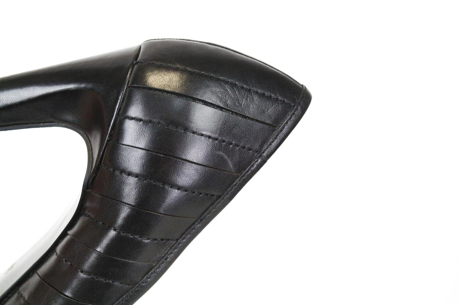 DIESEL moteriški juodi tekstūruoti aukštakulniai smailiais nosimis, 39 dydis, klasikinio stiliaus 