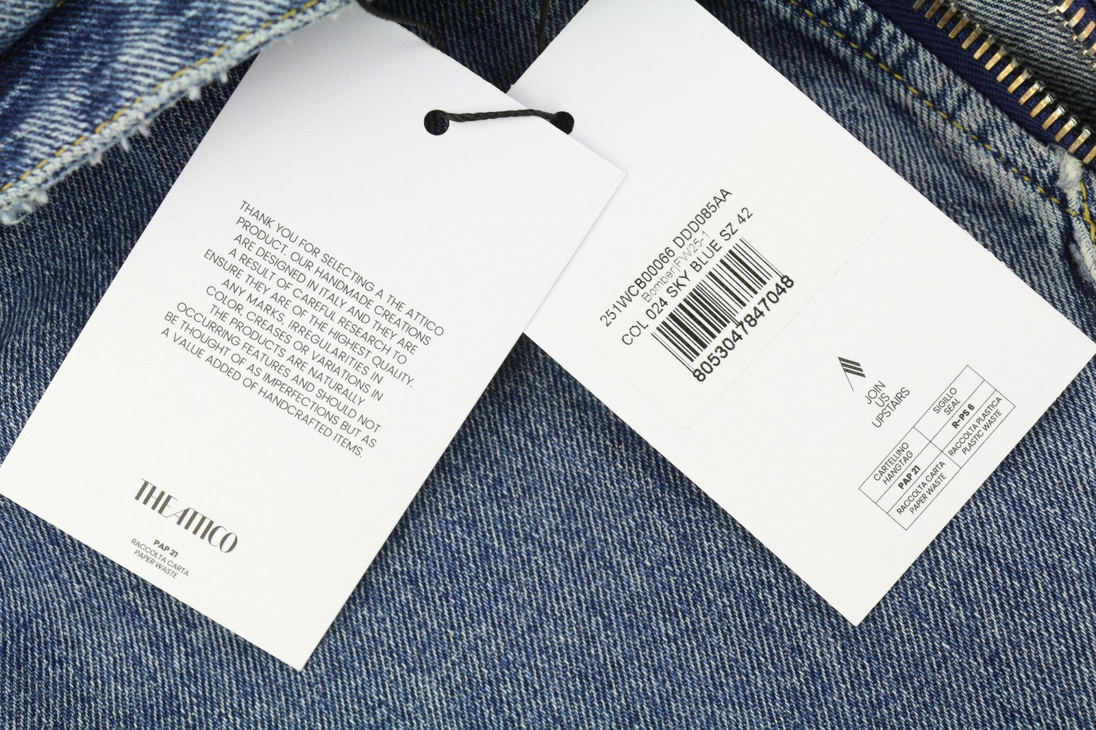 THE ATTICO moteriška striukė, 42 dydis, mėlyna, blukinto džinso spalvos, su gobtuvu, didelė. RRP1550 