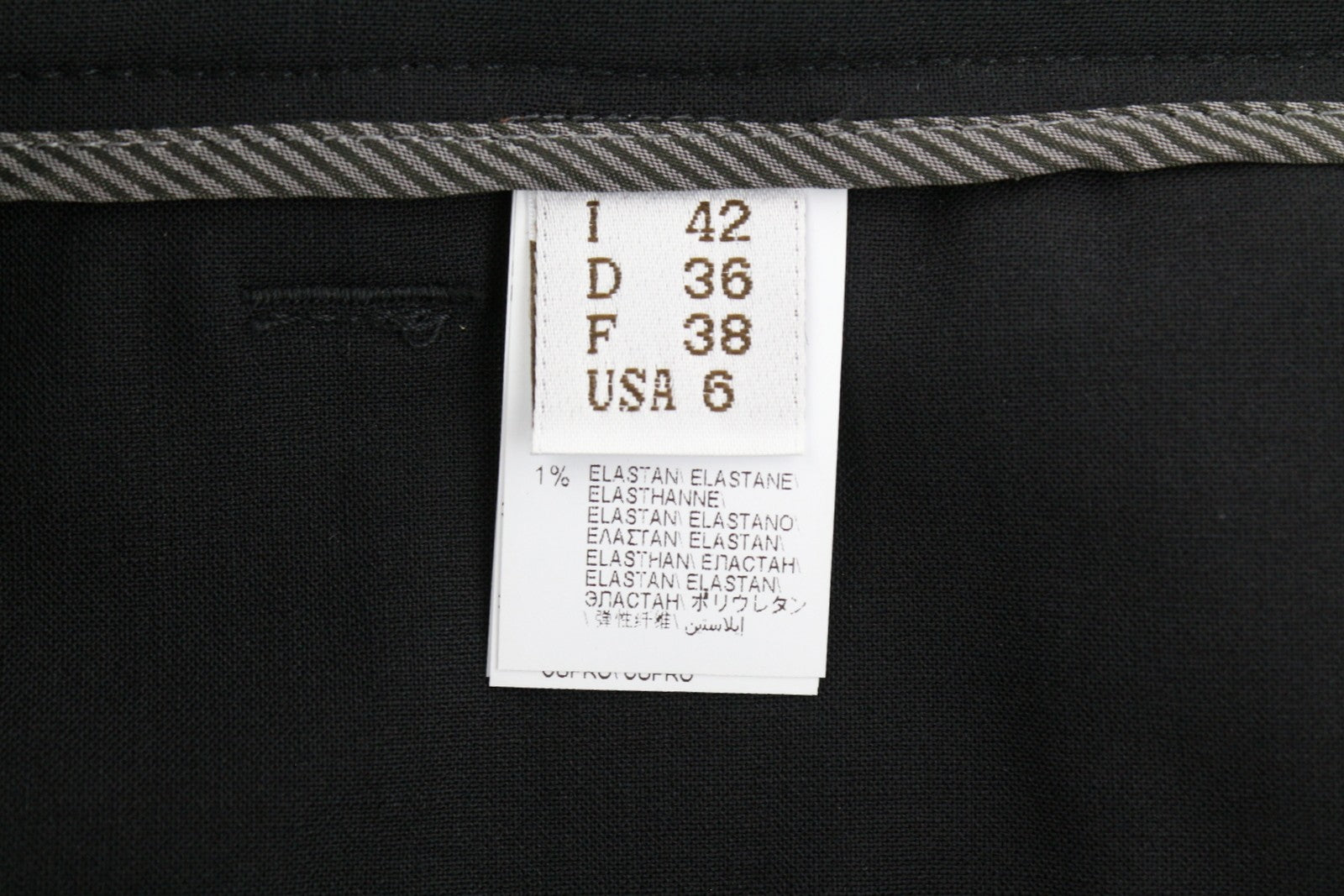 BRUNELLO CUCINELLI moteriškos kelnės, 38 dydžio, juodos, klostytos, aukštu juosmeniu, užtrauktuku ir platėjančiomis klešnėmis. 