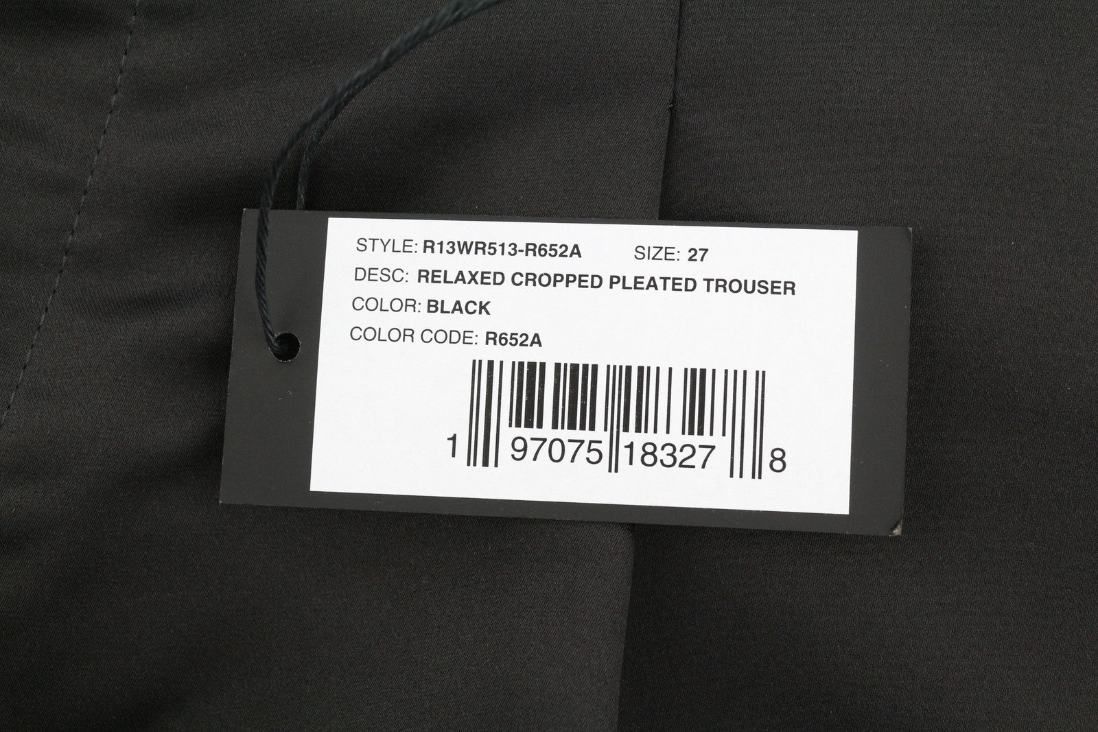 R13 laisvos trumpos klostuotos moteriškos kelnės 27 juodos atlaso imitacijos iki kulkšnių FW25 