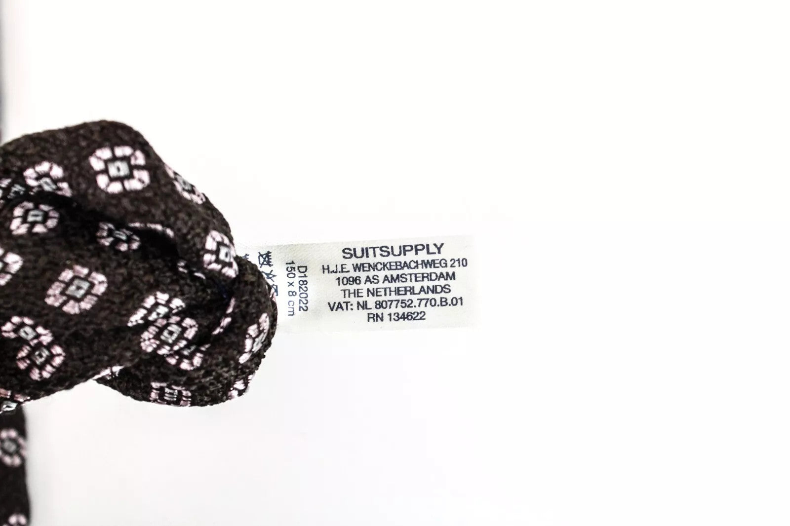 SUITSUPPLY vyriškas kaklaraištis 150x8 rudas gryno šilko klasikinis raštuotas smailiais galais 