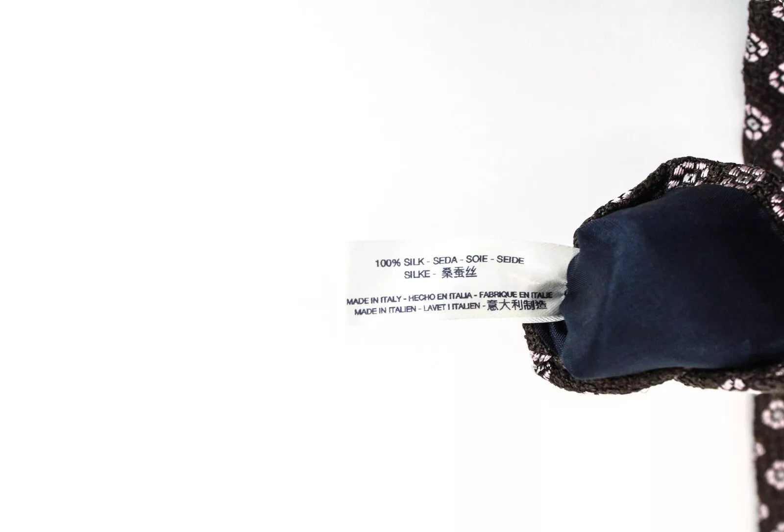 SUITSUPPLY vyriškas kaklaraištis 150x8 rudas gryno šilko klasikinis raštuotas smailiais galais 