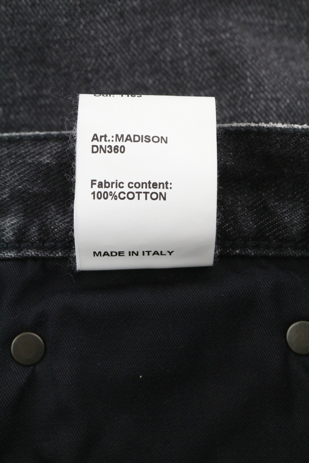 R13 Courtney Slim moteriški džinsai 27 Everit juodi išblukę trumpi džinsai su užtrauktuku 