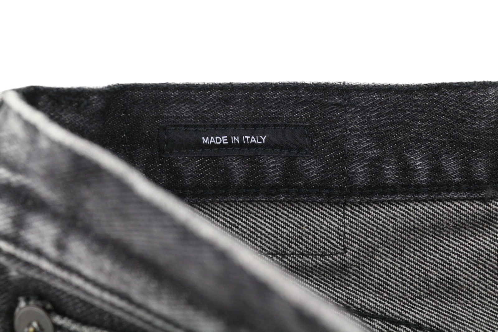 R13 Courtney Slim moteriški džinsai 27 Everit juodi išblukę trumpi džinsai su užtrauktuku 