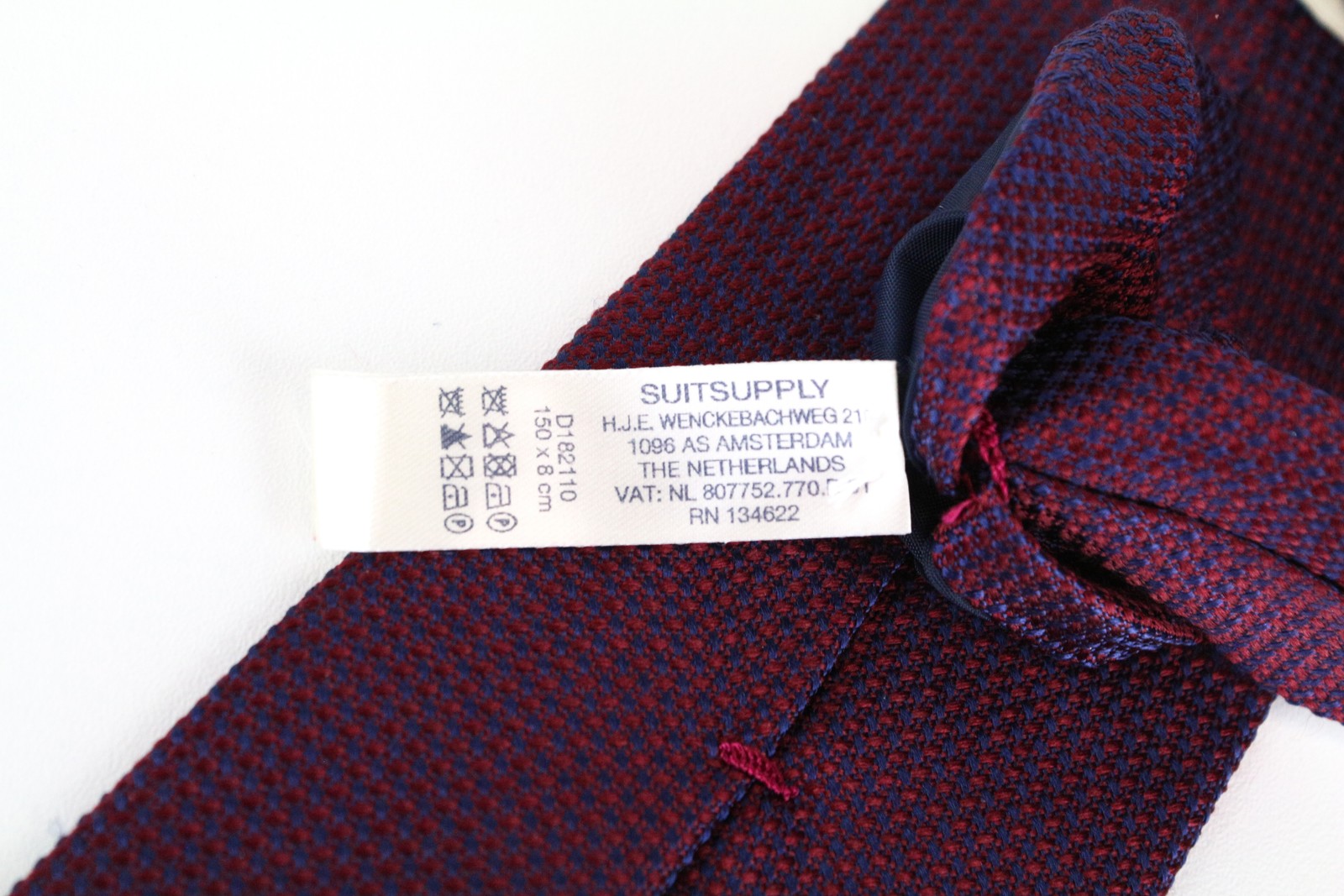 SUITSUPPLY Men Tie 150 x 8 cm Red Pure Silk Pointed-End Classic