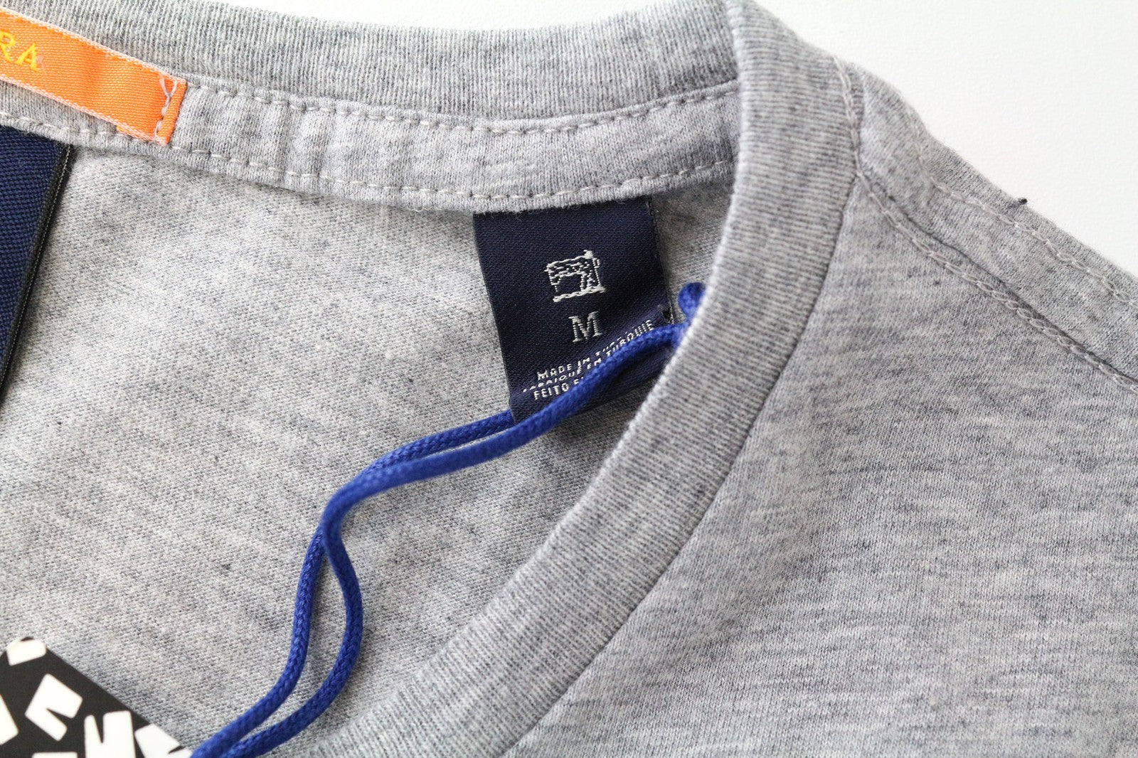 SCOTCH &amp; SODA vyriški marškinėliai M pilki marškinėliai su apvalia kaklo iškirpte, logotipu ir siuvinėtu džersio raštu 