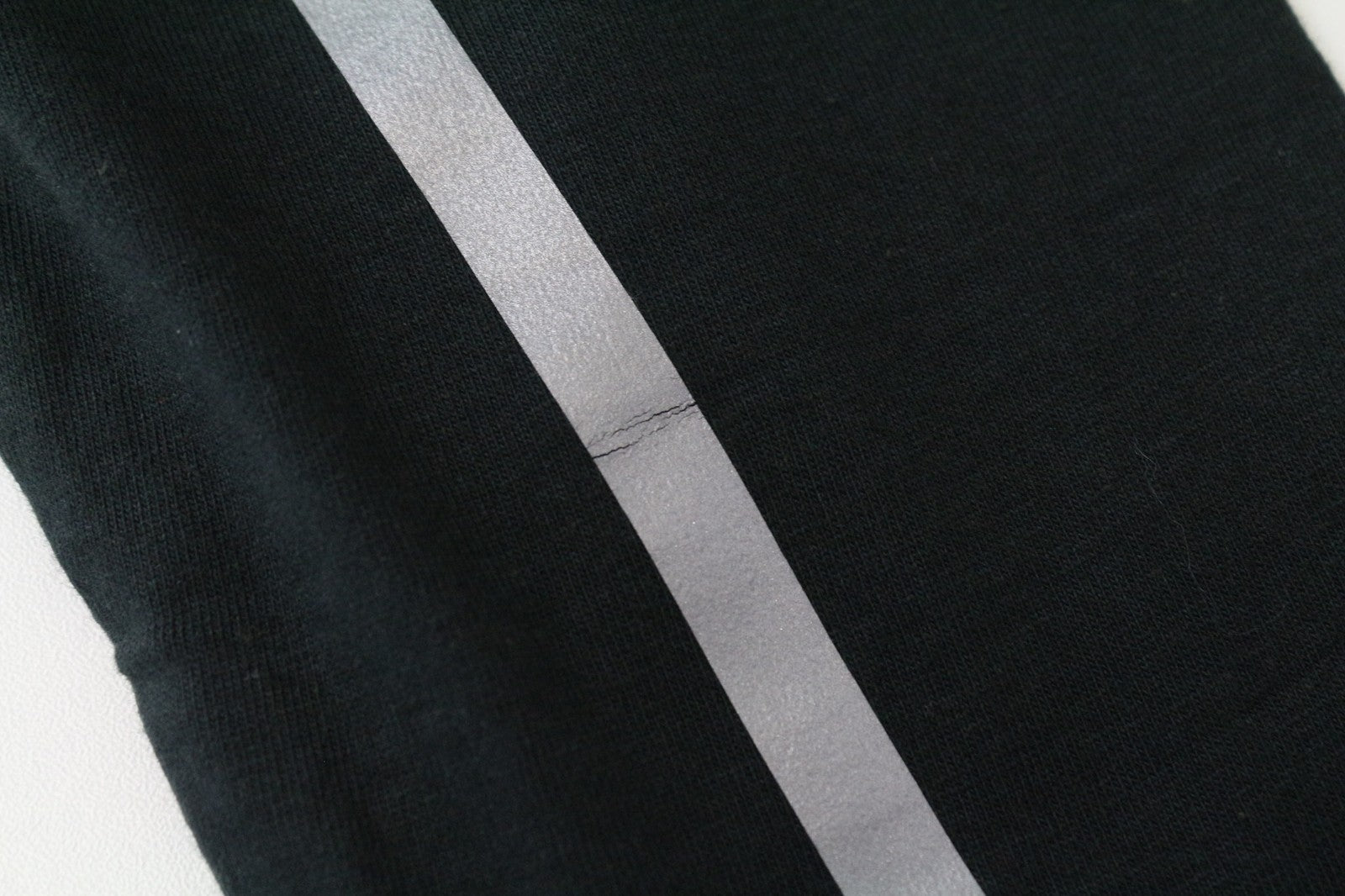 TUCANO URBANO T-TU moteriški marškinėliai su atšvaitais, juodi, V formos iškirpte, grynos medvilnės, S dydžio. 