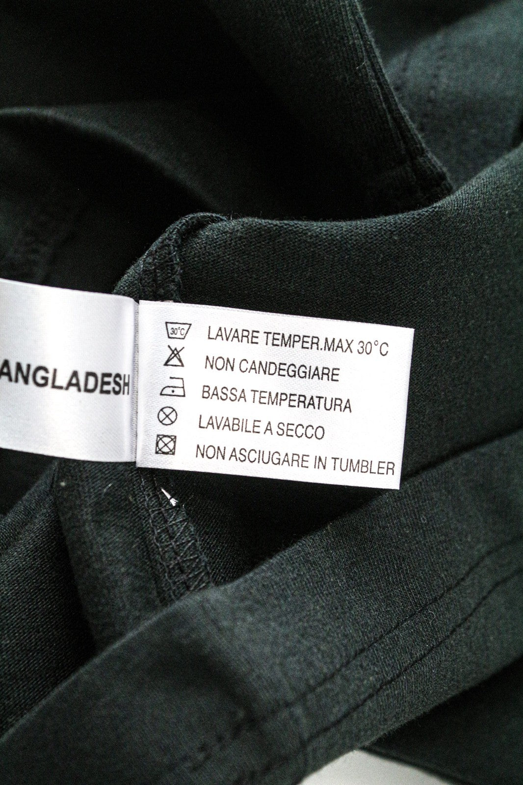 TUCANO URBANO T-TU moteriški marškinėliai su atšvaitais, juodi, V formos iškirpte, grynos medvilnės, S dydžio. 