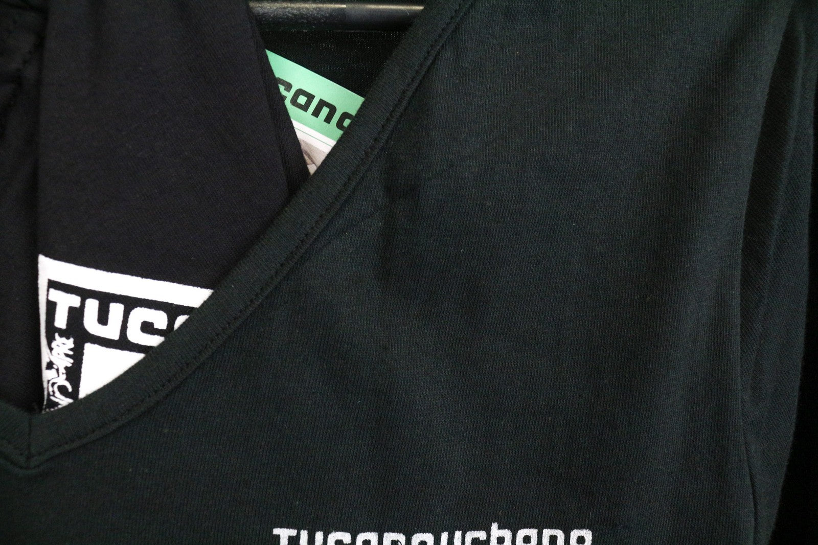 TUCANO URBANO T-TU moteriški marškinėliai su atšvaitu, juodi, su V formos iškirpte, S dydžio. 