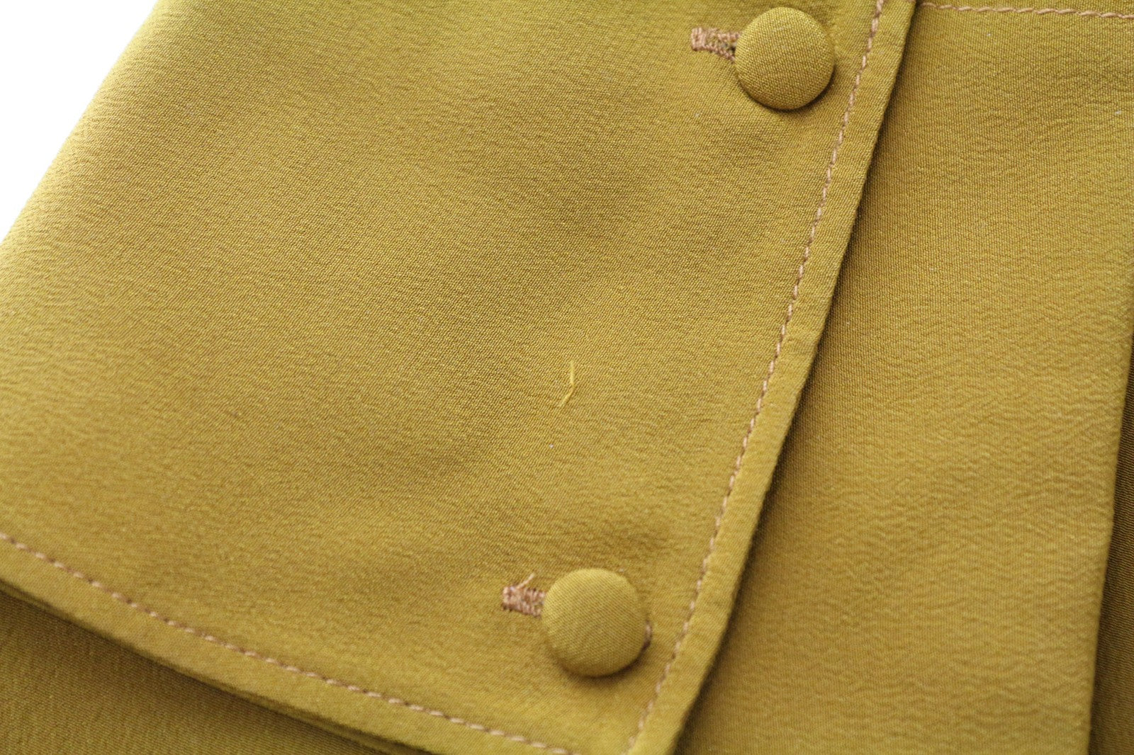 SUISTUDIO Bridgette moteriška palaidinė UK8 geltona garstyčių spalvos plona šilkine palaidinė su sagomis 