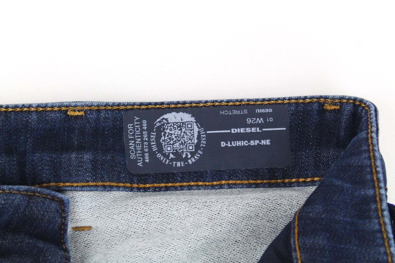 DIESEL D-Luhic-SP-NE 069IU vyriški W26 mėlyni berniukiški ploni morkų rašto sportiniai džinsai jogg fit 