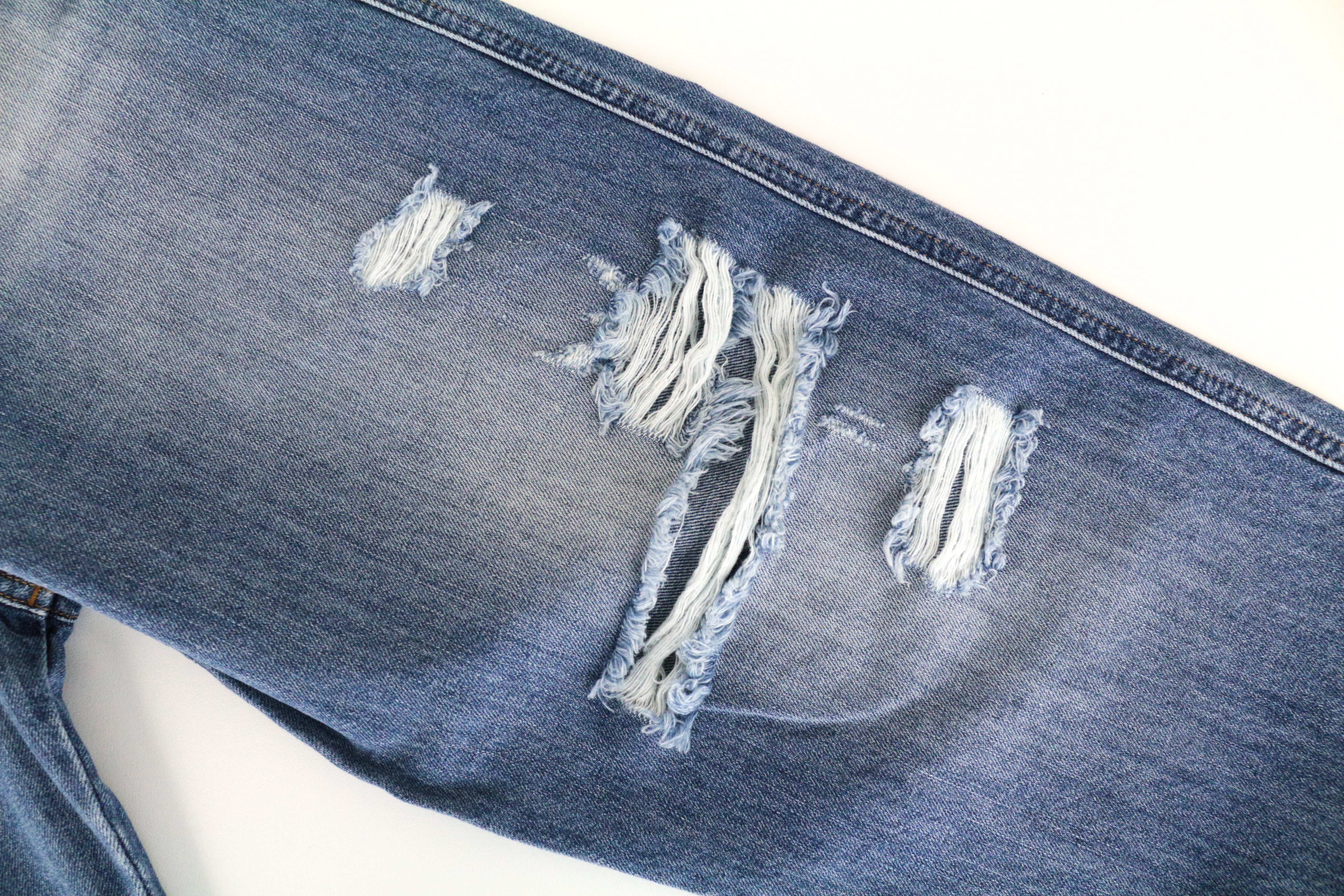 DIESEL Alys 084ZE Women's W26 L30 Jeans Straight Fit Ripped Cotton Blue Wash