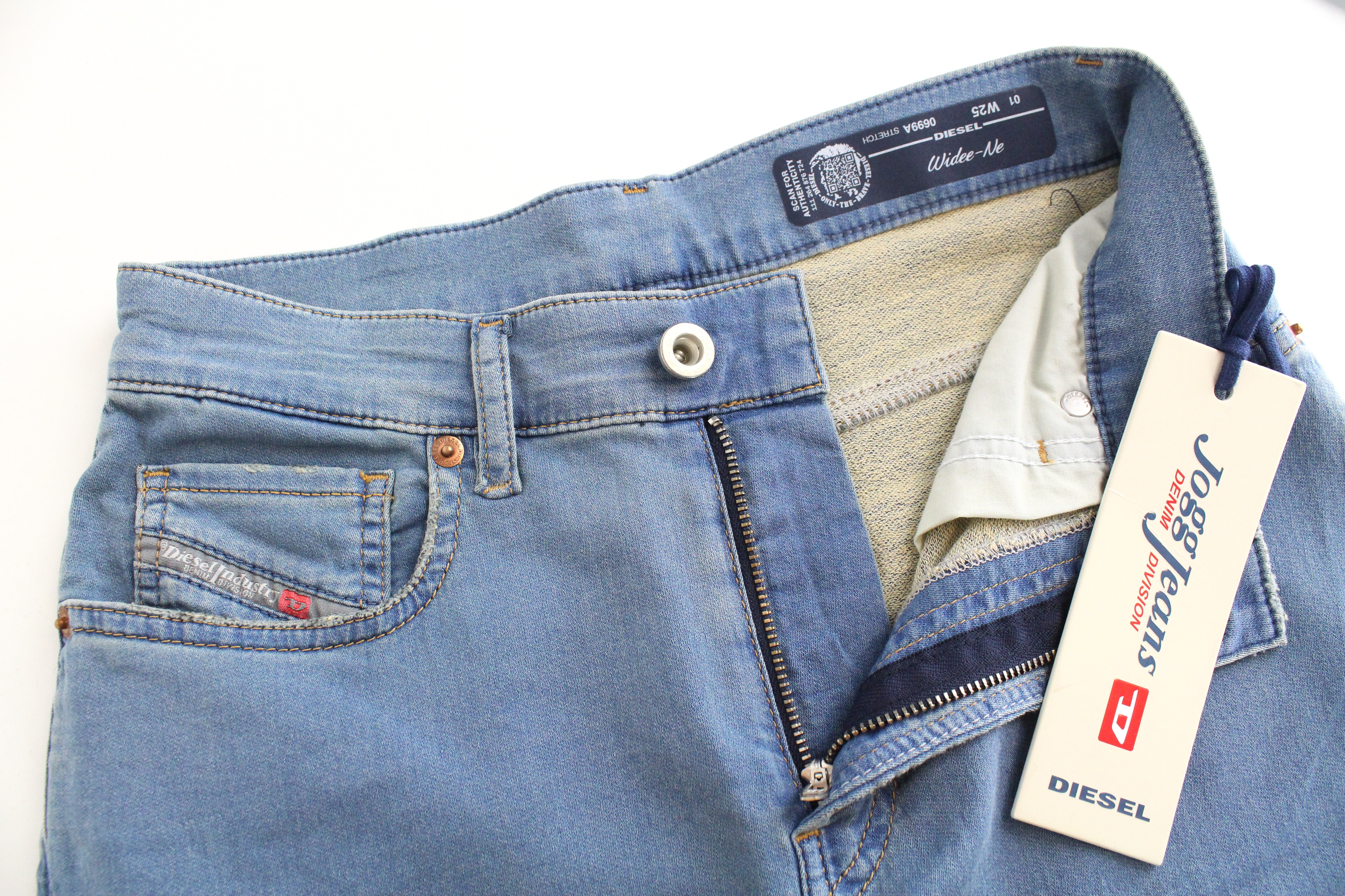 DIESEL Widee-NE 0699A moteriški W25 trumpi mėlyni tiesūs sportiniai džinsai 