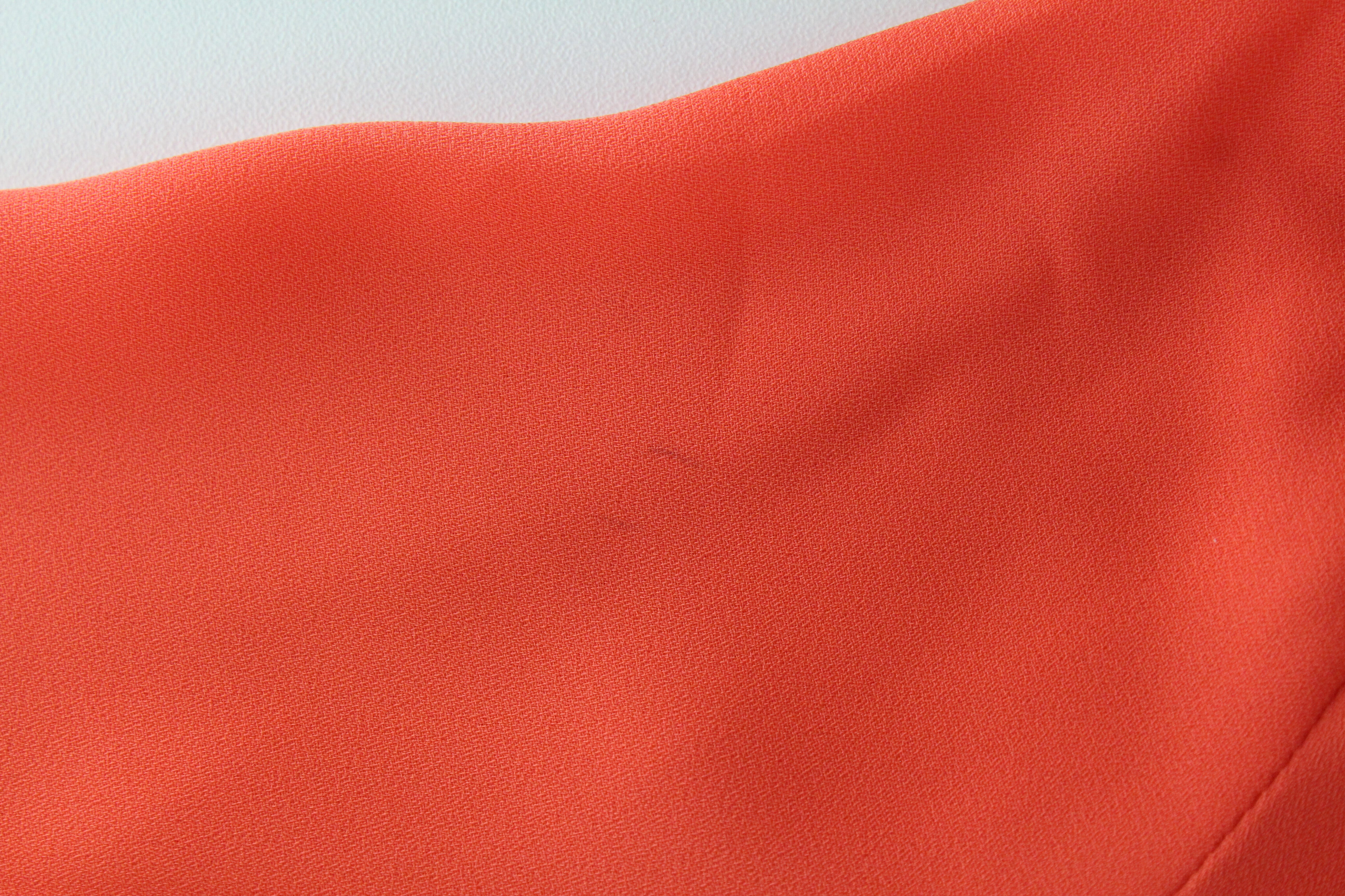 MAISON SCOTCH moteriška palaidinė ~M ryškiai oranžinė ilgomis rankovėmis, apvyniota V formos iškirpte 