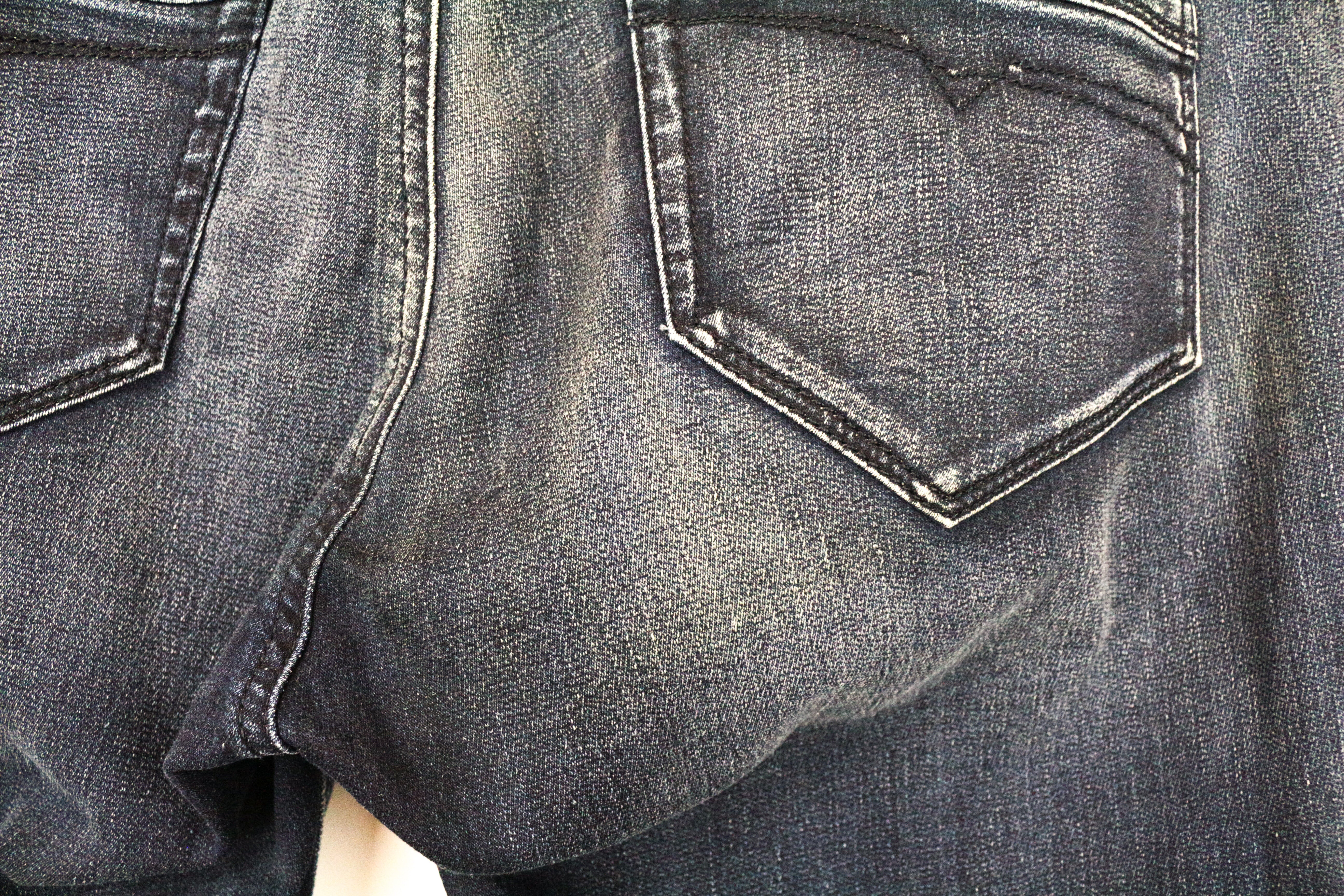 DIESEL Fayza-NE 0667A W25 Boyfriend Fit moteriški skalbti jogg džinsai 