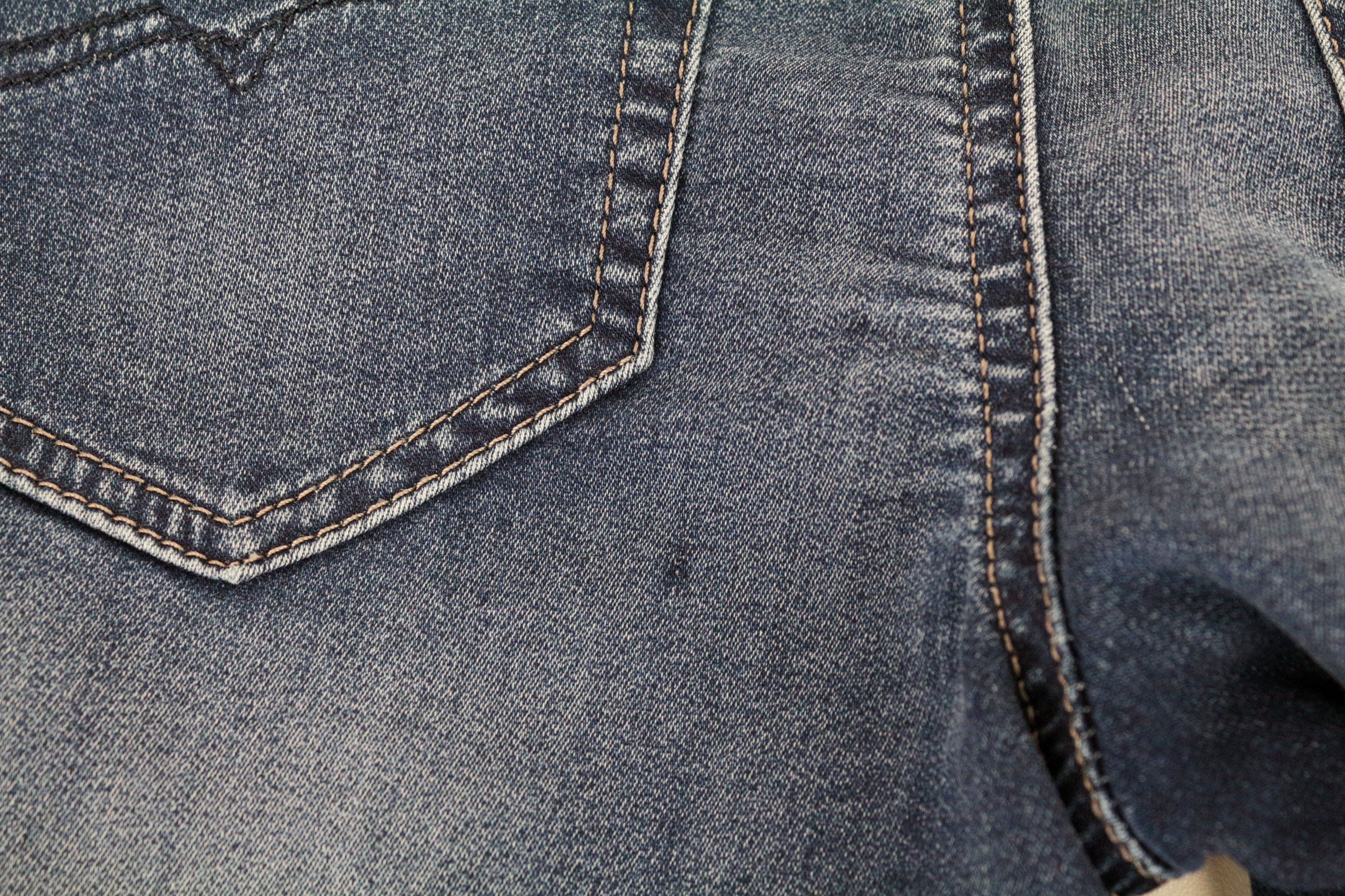 DIESEL Grupee-Ne 0674Y moteriškos W25 mėlynos medvilninės plonos, tamprios džinsinės jogg kelnės. 