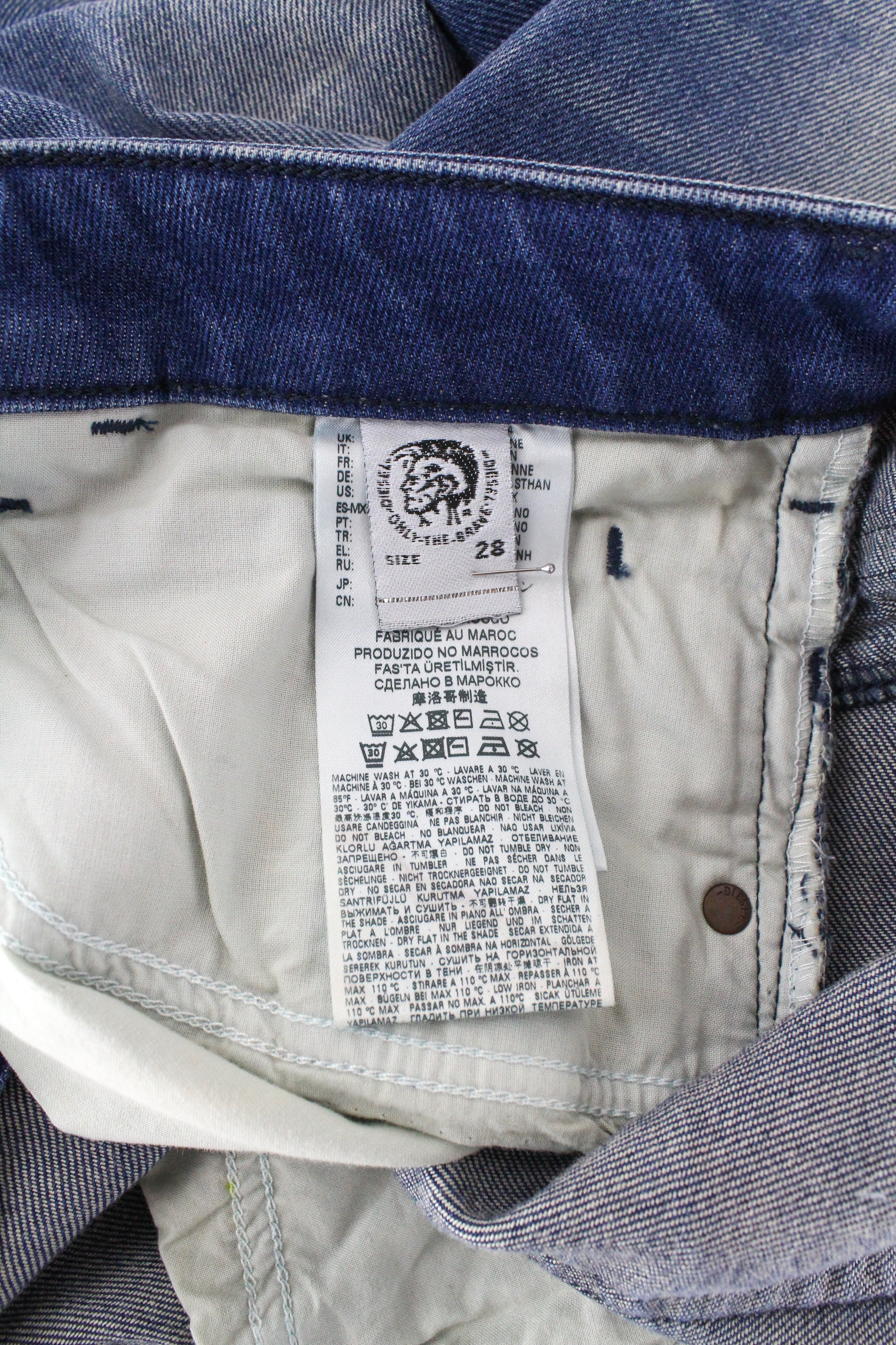 DIESEL D-Bazer 0090D vyriški džinsai W28/L30 siaurėjantys mėlyni tamprūs medvilniniai urban stiliaus džinsai 