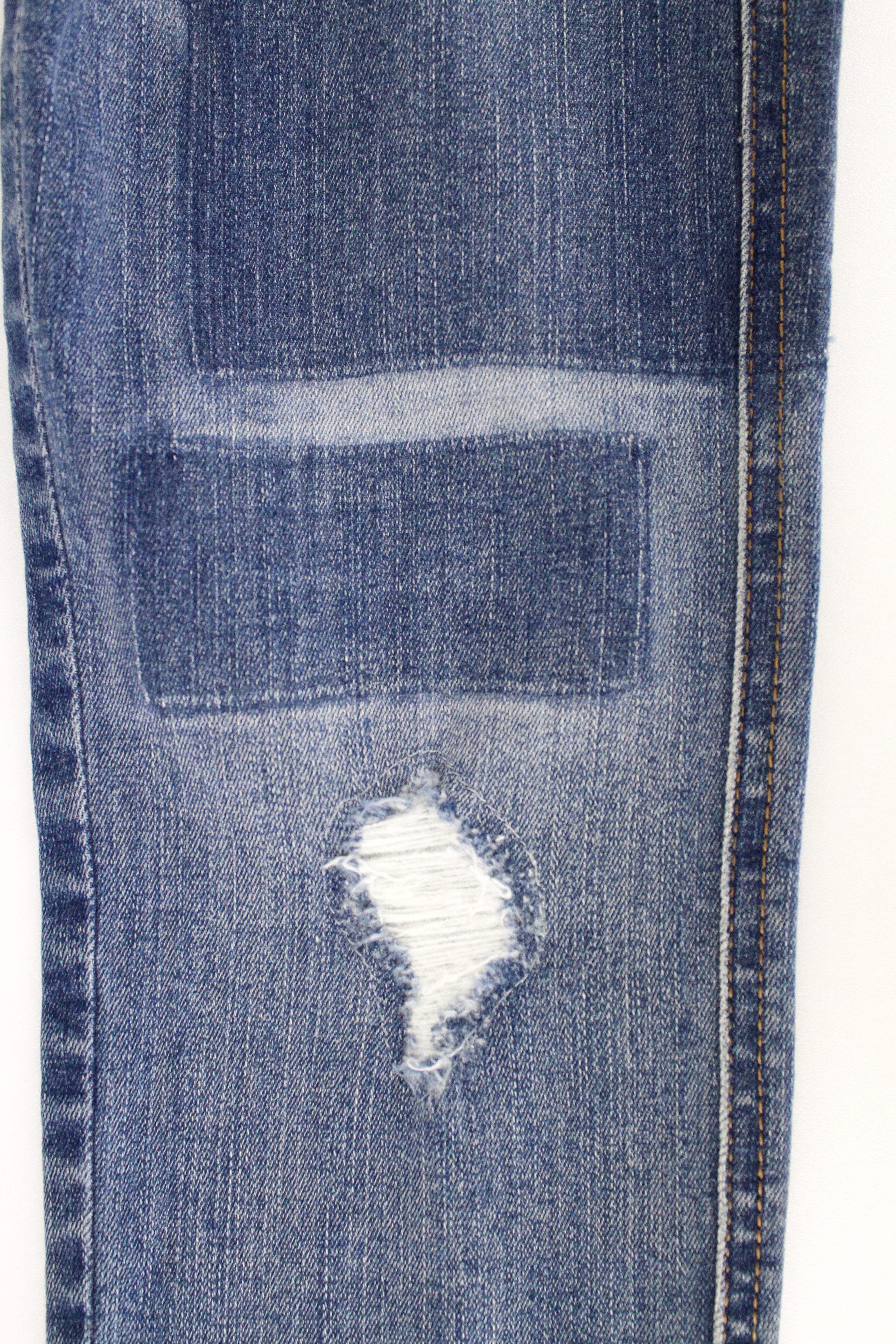 DIESEL Slandy 086AH moteriški džinsai W26/L32 tamprūs, mėlyni, plėšyti, itin ploni, aptempti 