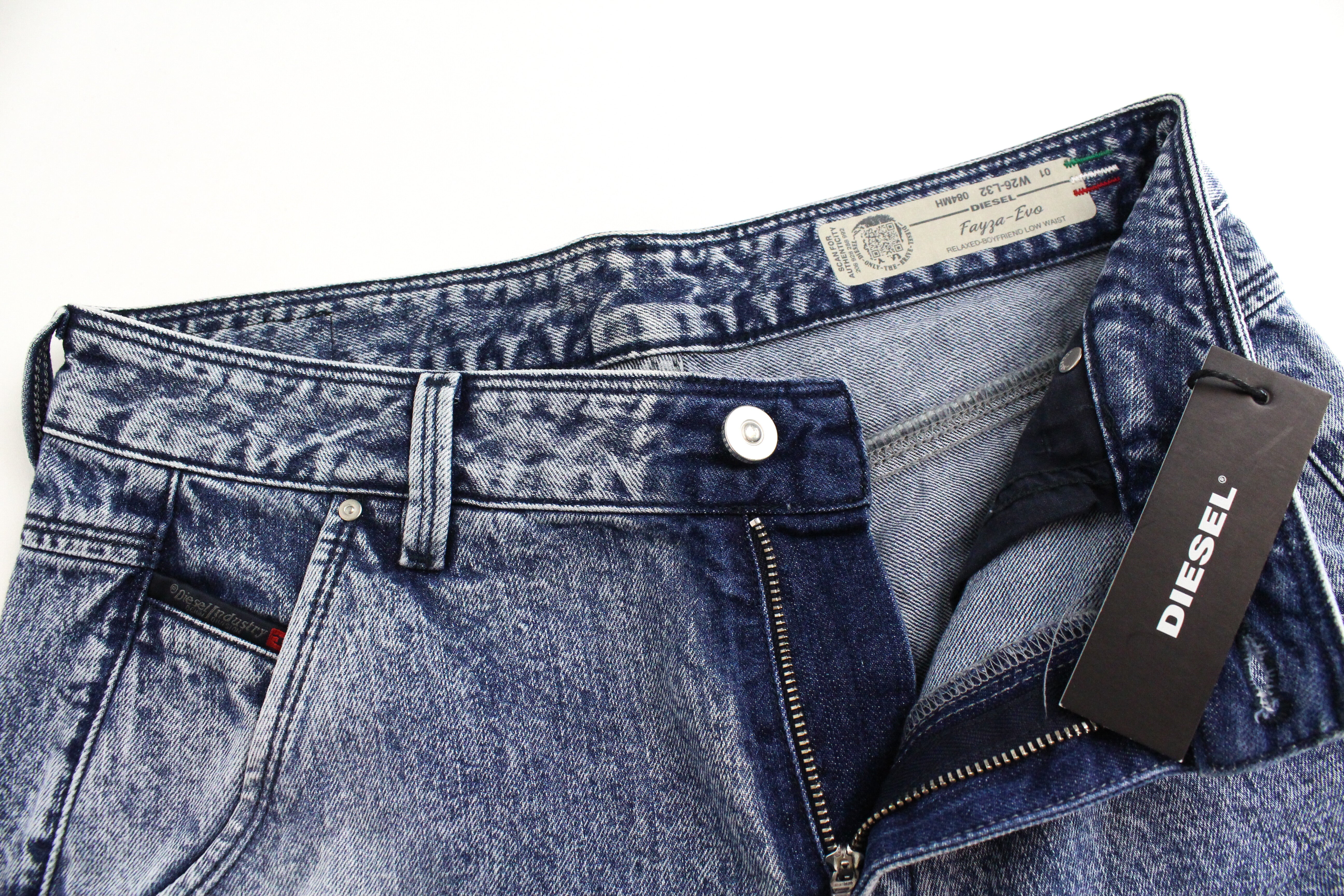 DIESEL Fayza-Evo 084MH moteriški džinsai W26/L32 Relaxed Boyfriend mėlyni skalbinių mėlynumo 