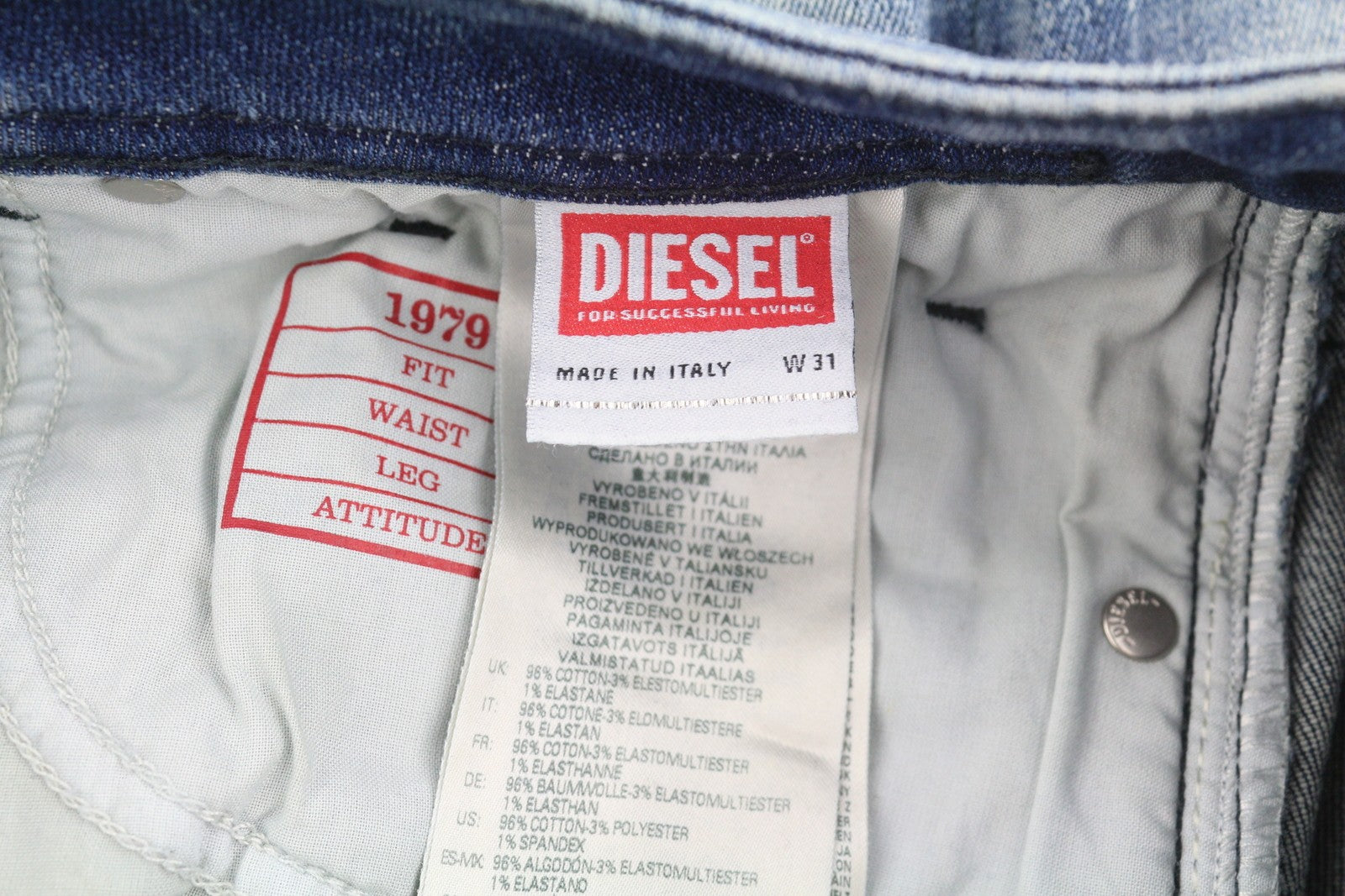 DIESEL 1979 Sleenker 09G87 Men Jeans W31/L34 Blue Faded Low Waist Skinny RRP295