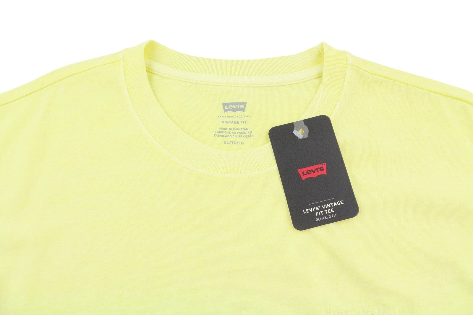 LEVI'S Vintage Fit Men T-Shirt XL Yellow Cotton Crew Neck Short Sleeve