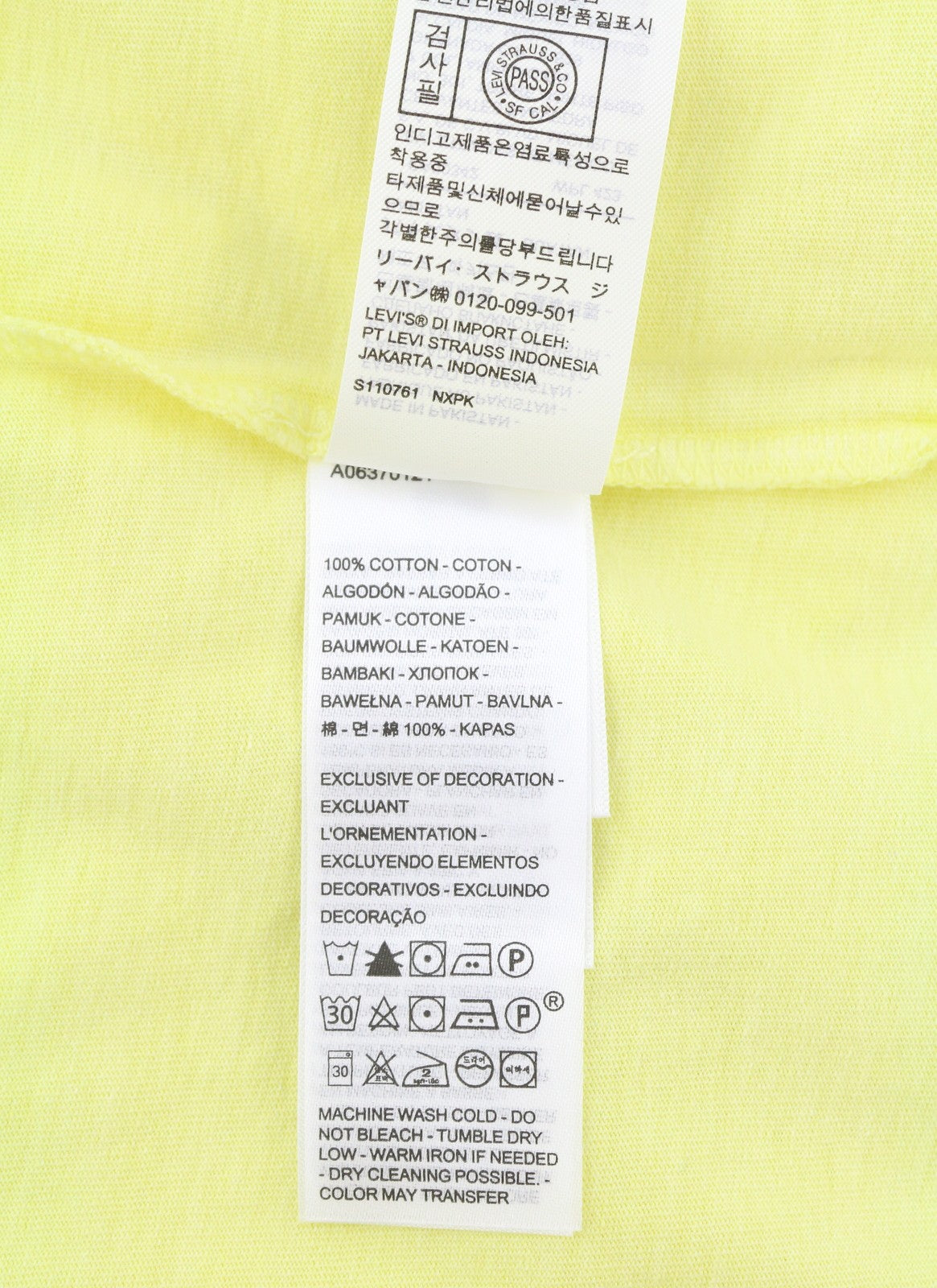 LEVI'S Vintage Fit Men T-Shirt XL Yellow Cotton Crew Neck Short Sleeve