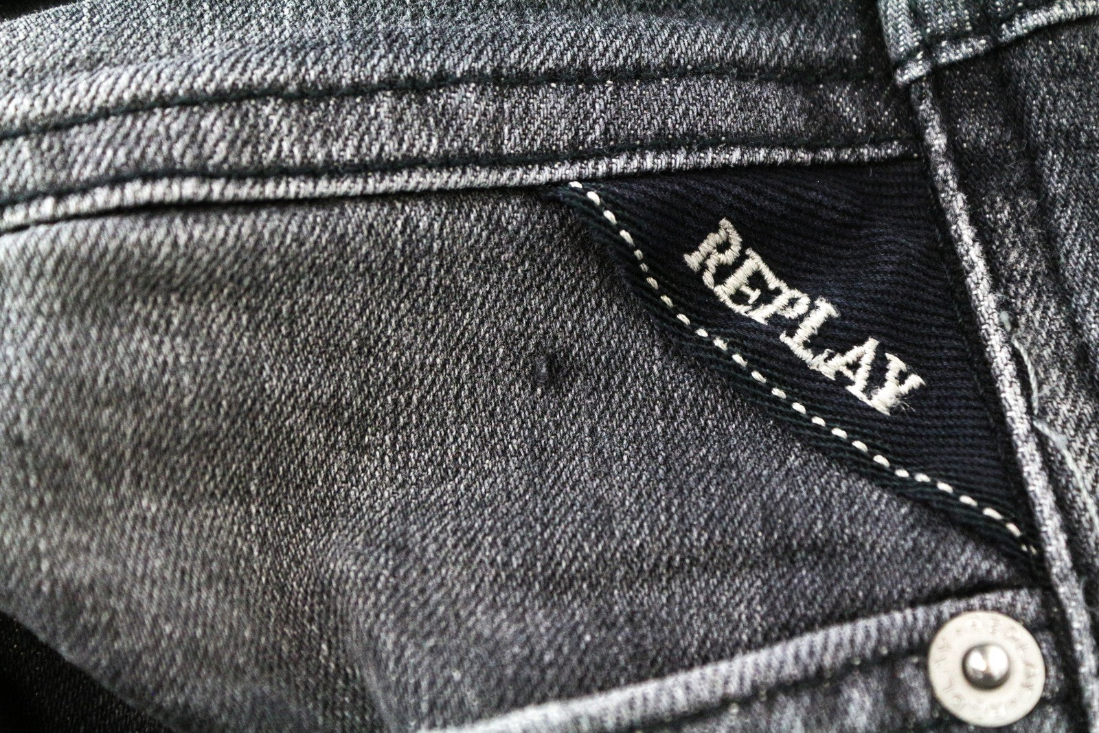 REPLAY Anbass Men Jeans W29/L34 Slim Fitted Grey Aged Look Wash Denim Casual