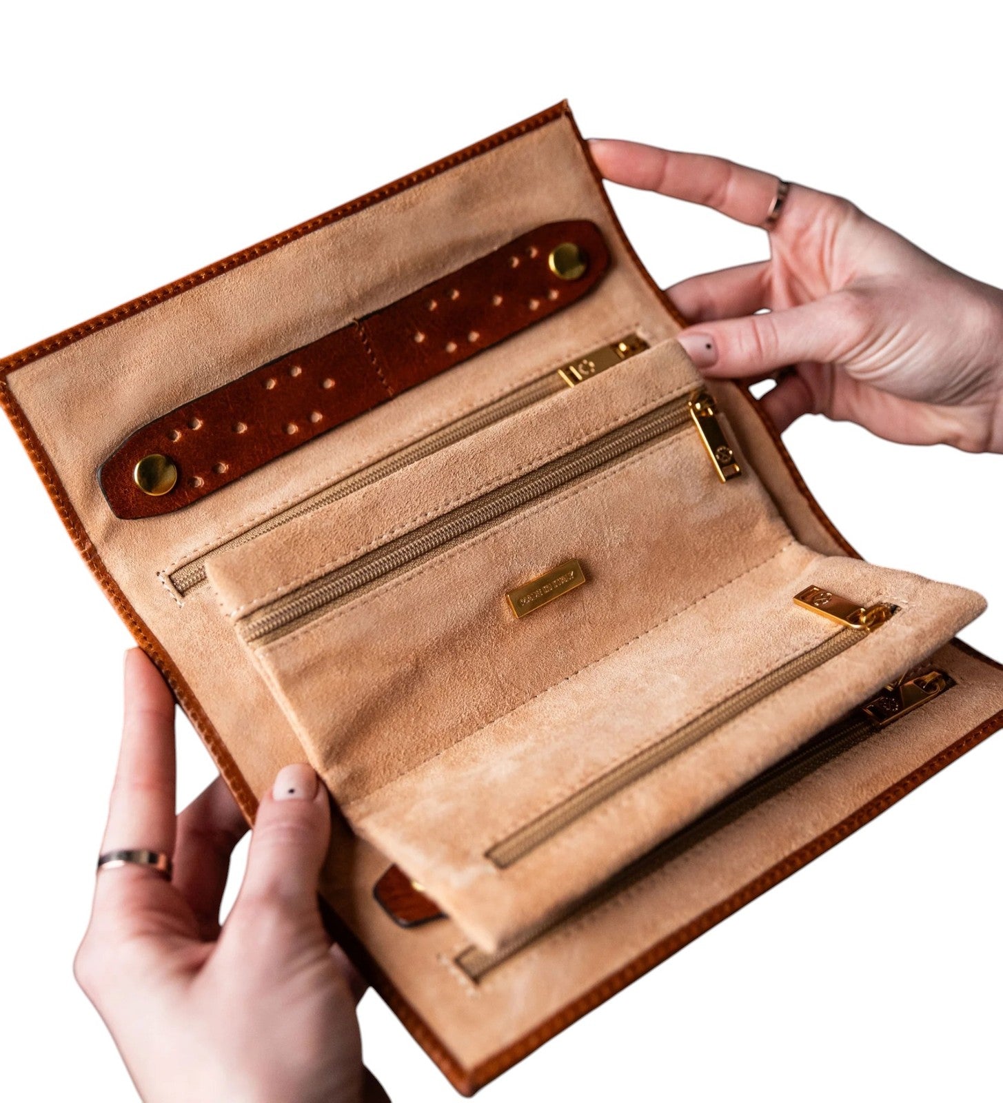 TIME RESISTANCE Madame Bovary Women Jewelry Travel Case Brown Vachetta Leather