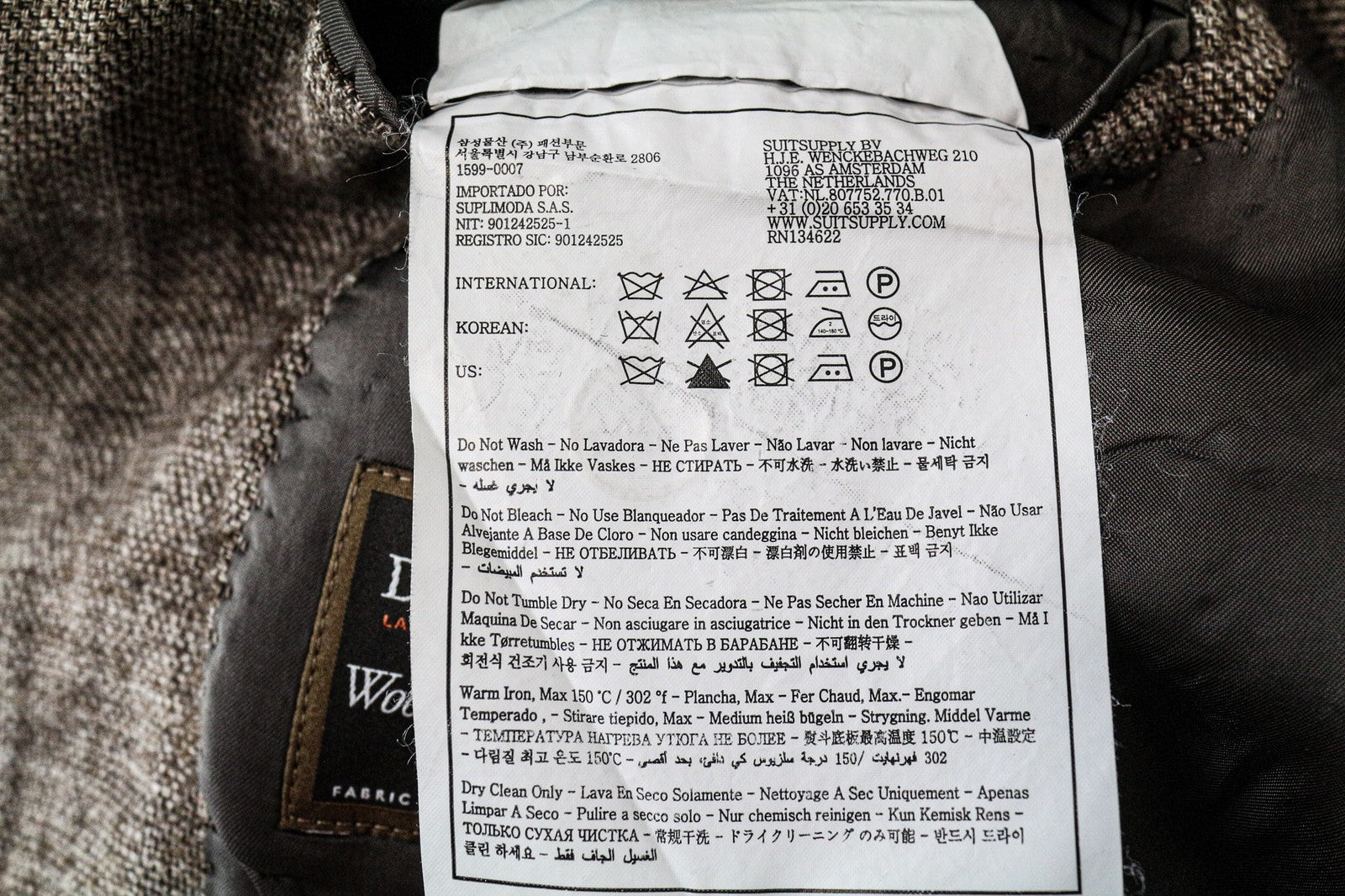 „SUITSUPPLY“ vyriškas švarkas „Havana“ UK46R, rudas, plonas, lininis, vilnonis, oficialios iškirptės, vienos krūtinės. 