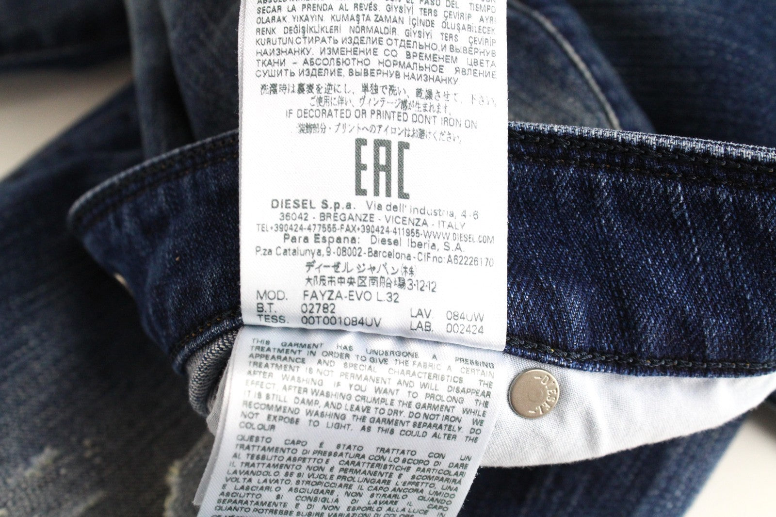 DIESEL Fayza-Evo 084UW Women Jeans W25/L32 Relaxed Boyfriend Blue Wash Stretch