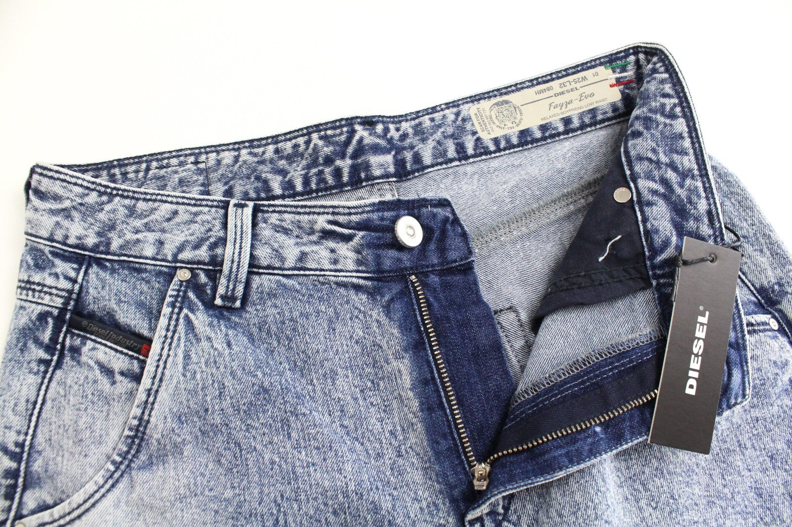 DIESEL Fayza-Evo 084MH Women Jeans W25/L32 Relaxed Boyfriend Cotton Blue Washed