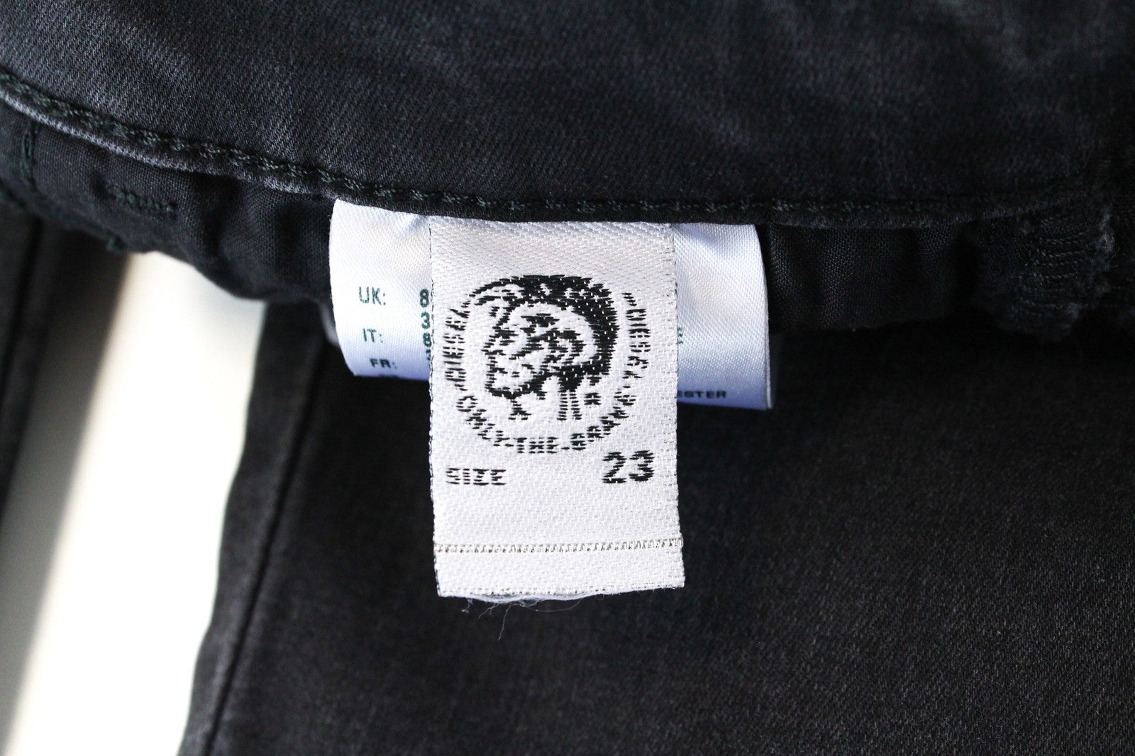 DIESEL Slandy 0680I Women Jeans W23/L32 Girls Regular Waist Super Slim-Skinny