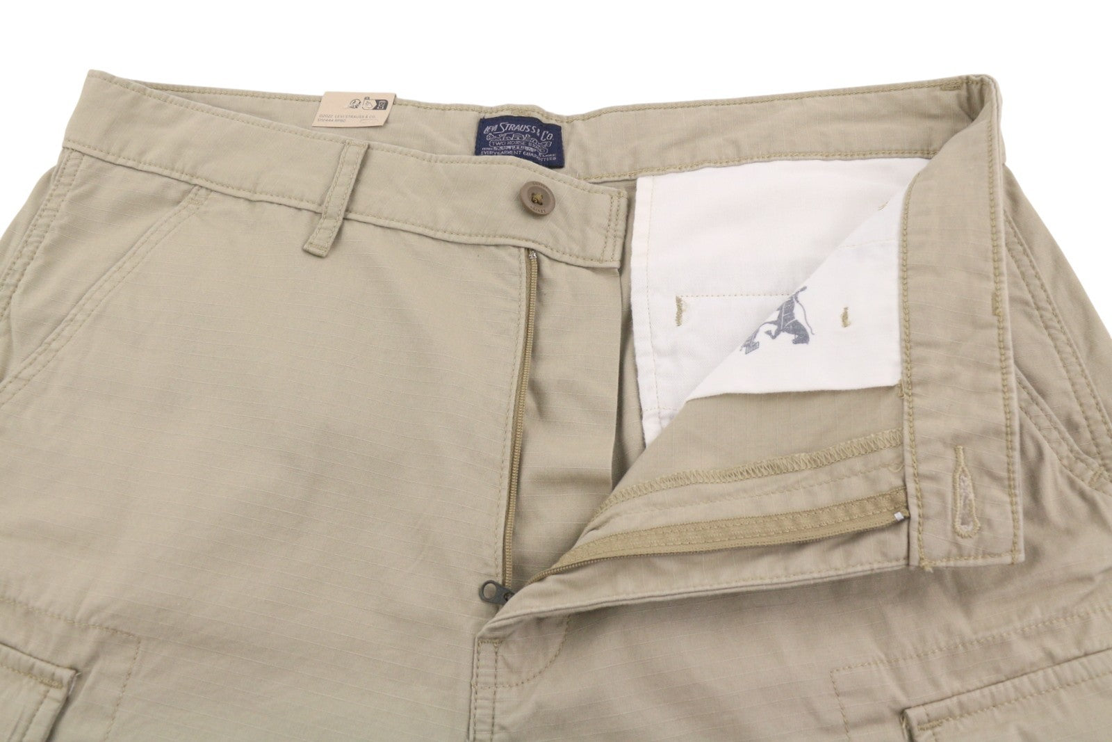 LEVI'S Carrier Cargo 9.5 Men Shorts W34 Beige Patch Pockets Zip Fly