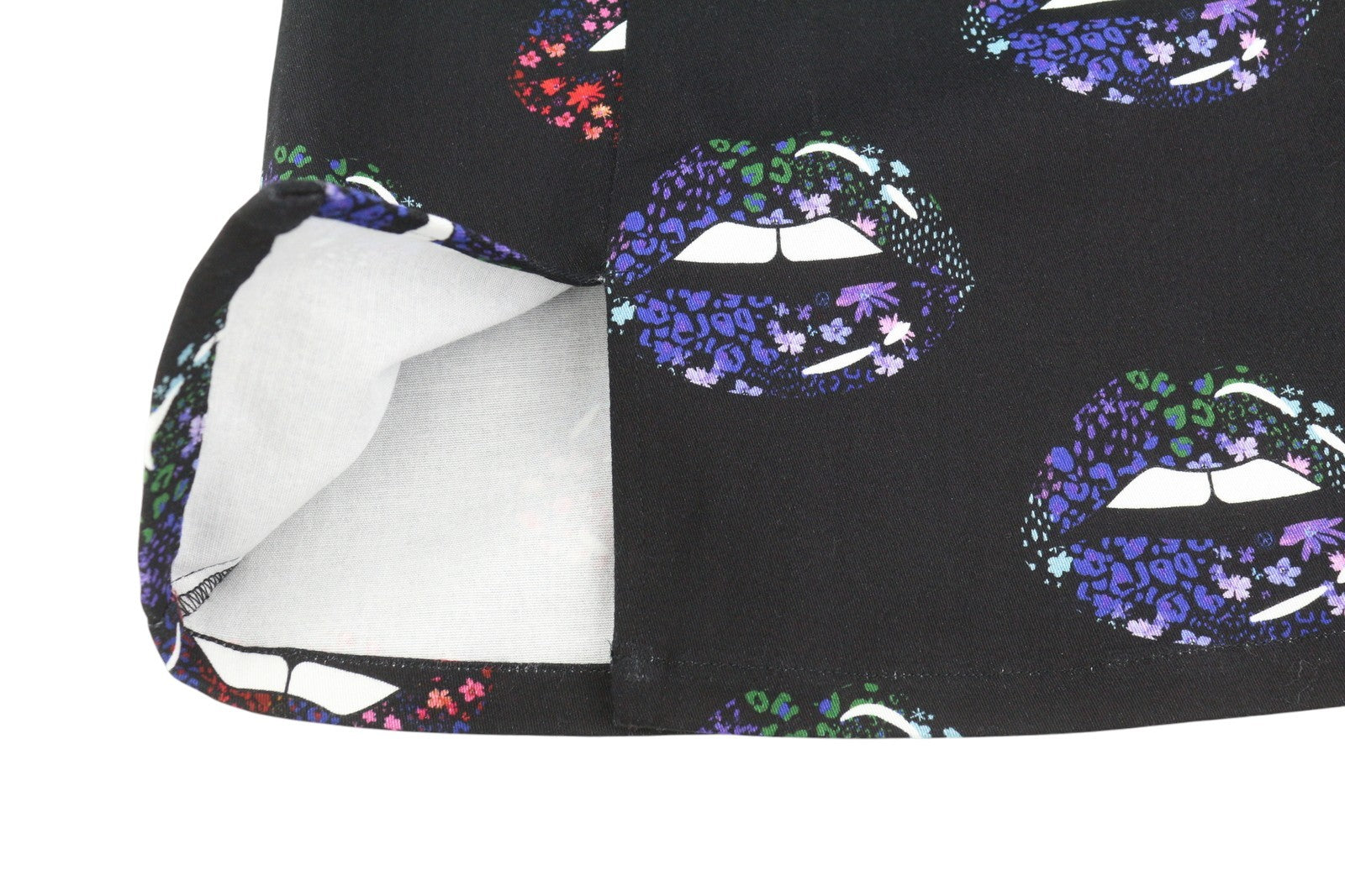 DESIGUAL Women Skirt XS Black Lips Print Fitted Zip Fly Mini