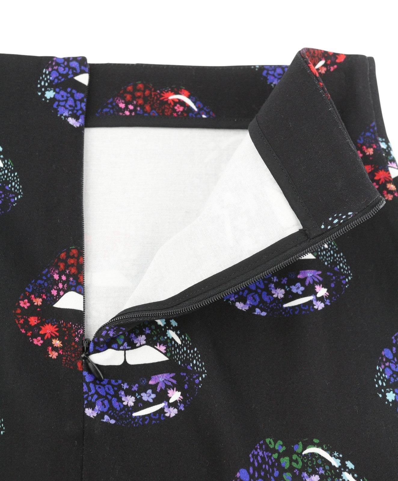 DESIGUAL Women Skirt XS Black Lips Print Fitted Zip Fly Mini