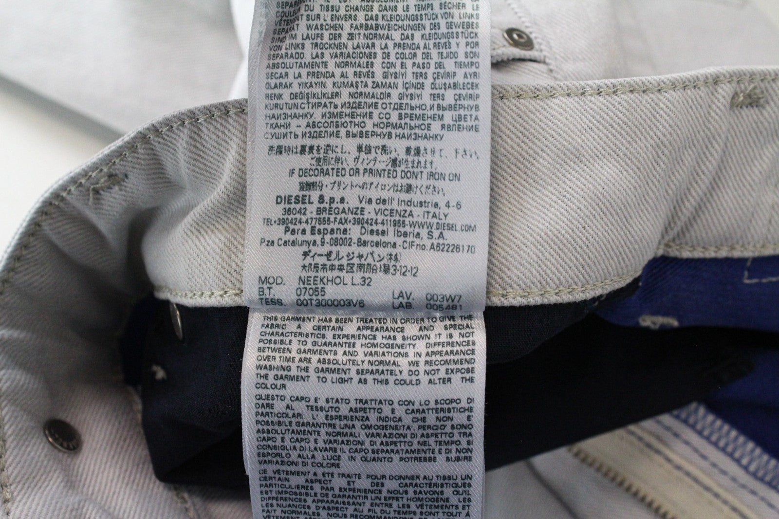 DIESEL Neekhol 003W7 Women Jeans W25/L32 Blue Stretch Regular Straight Distress