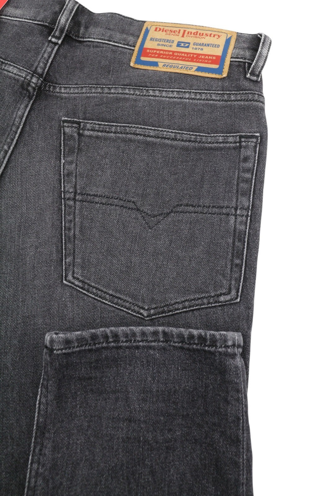 DIESEL 2023 D-Finitive 09F84 Men Jeans W30/L34 Grey Washed Tapered Fit