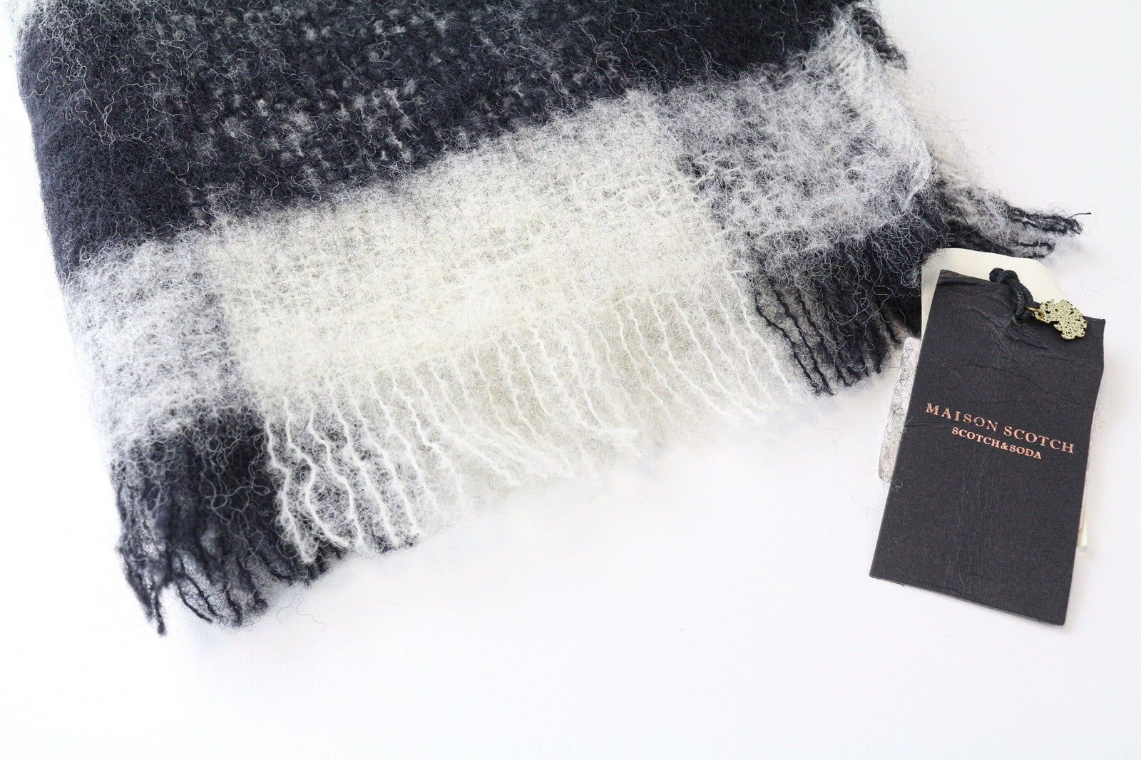 MAISON SCOTCH moteriškas šalikas OS mėlynas languotas vilnos mišinio rudens-žiemos skarelė 