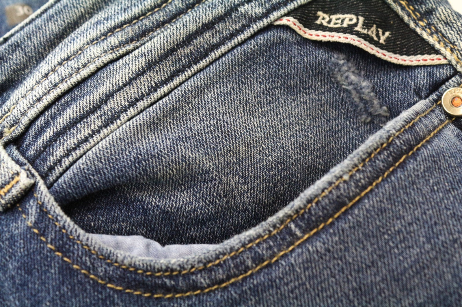 REPLAY Rob vyriški džinsai W30/L34 vidutinio mėlynumo, siaurėjantys, tamprūs, tiesaus kirpimo, su užtrauktuku 