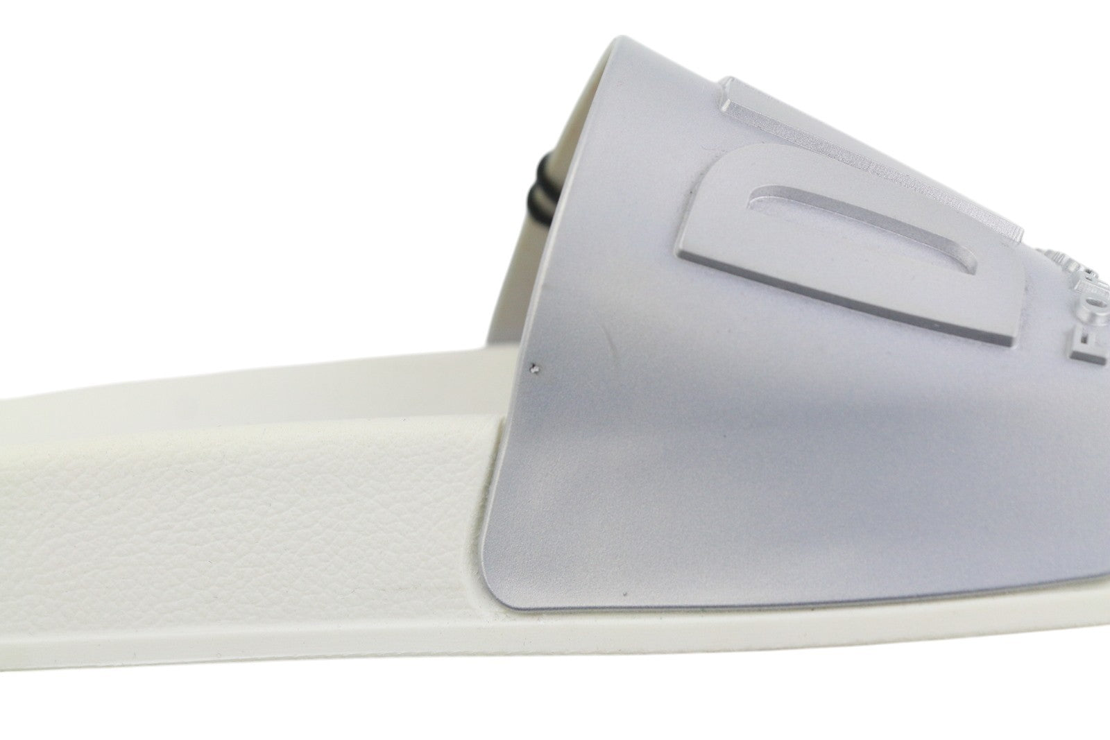 DIESEL Sa-Mayemi moteriškos basutės, 39 dydžio, lengvos paplūdimio šlepetės atviromis nosimis, rekomenduojama kaina – 80 € 