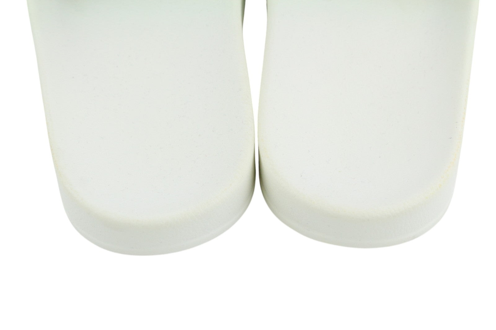 DIESEL Sa-Mayemi moteriškos basutės, 39 dydžio, lengvos paplūdimio šlepetės atviromis nosimis, rekomenduojama kaina – 80 € 