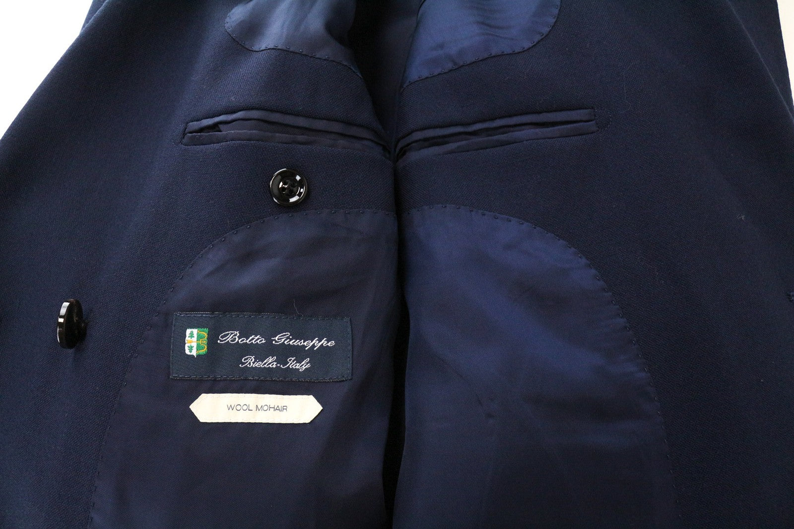 „SUITSUPPLY Cameron“ moteriškas mėlynas moheros vilnos švarkas UK8R su dvieiliu smailiu raštu 